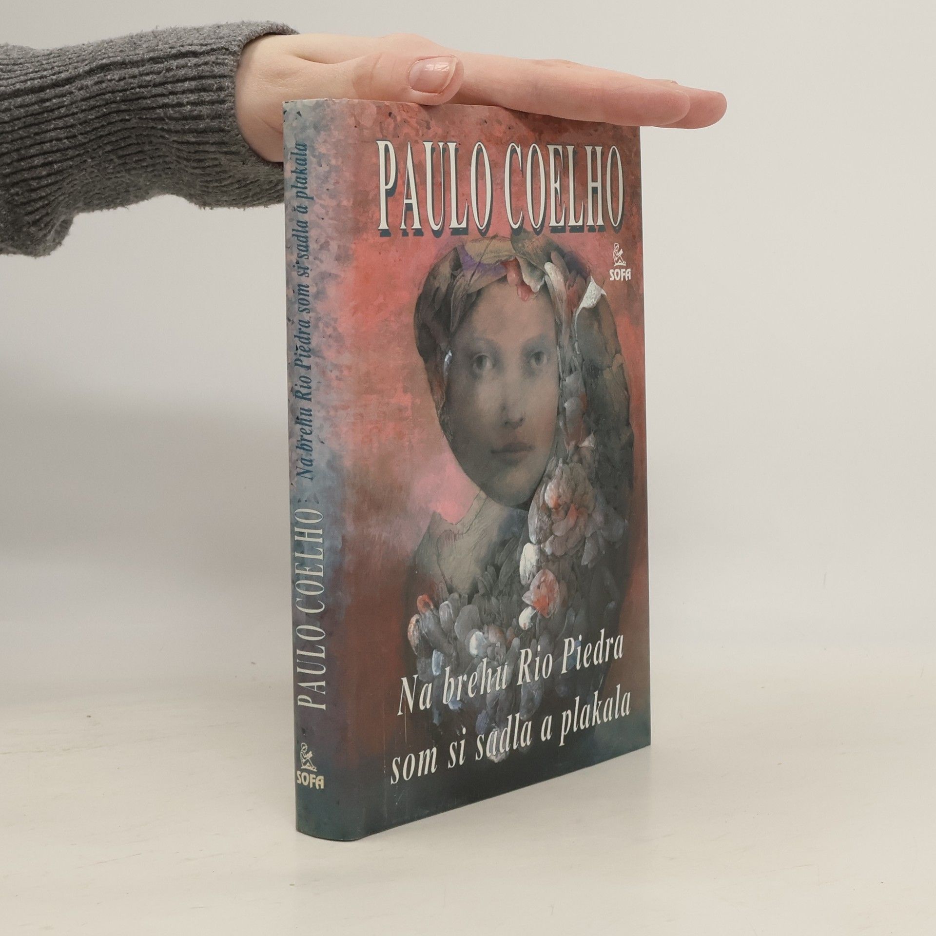 Paulo Coelho Na brehu Rio Piedra som si sadla a plakala
