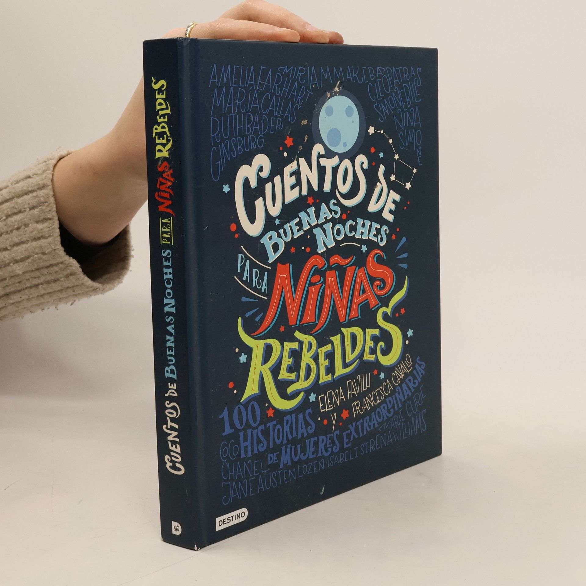 Elena Favilli Cuentos de buenas noches para las niñas rebeldes