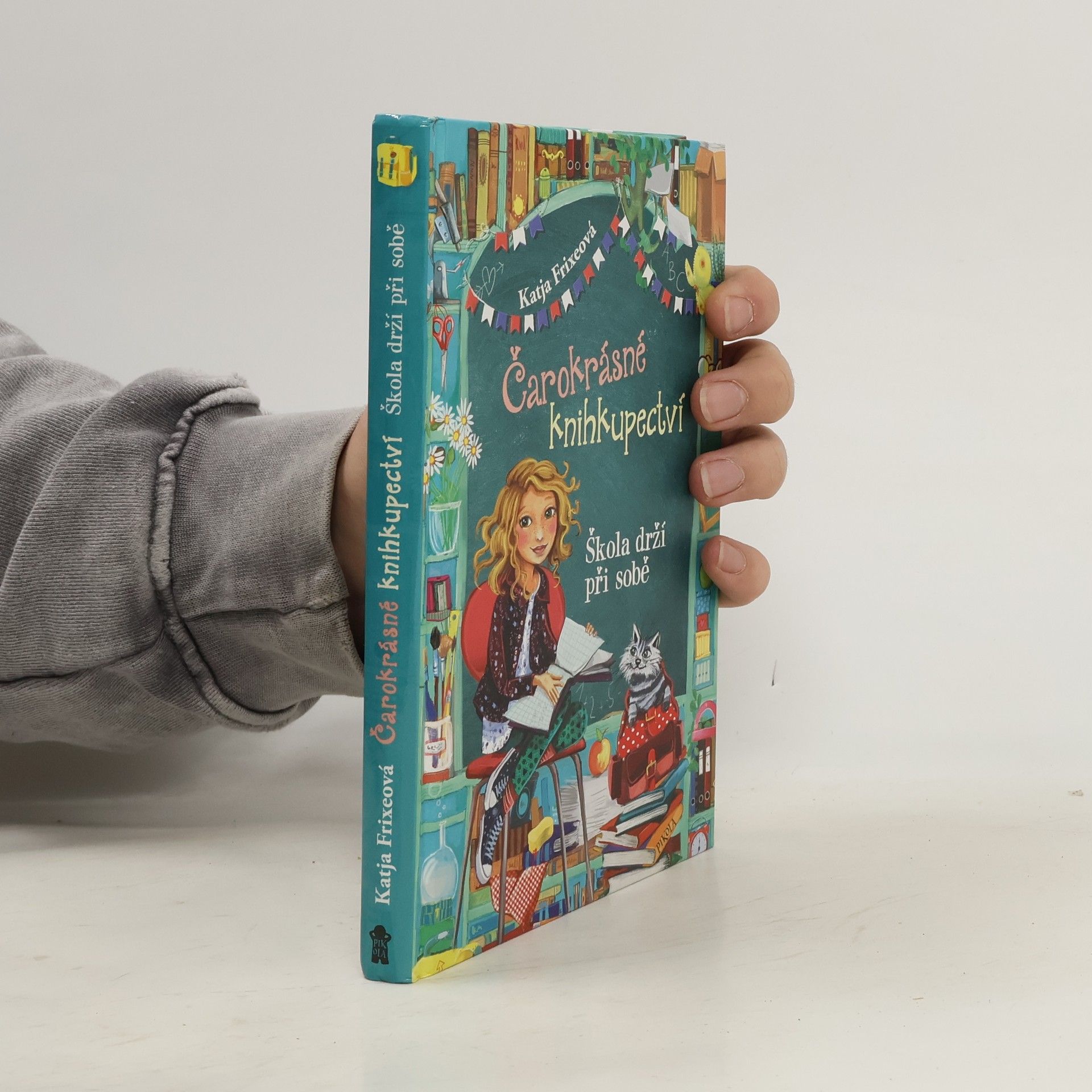 Katja Frixe Škola drží při sobě