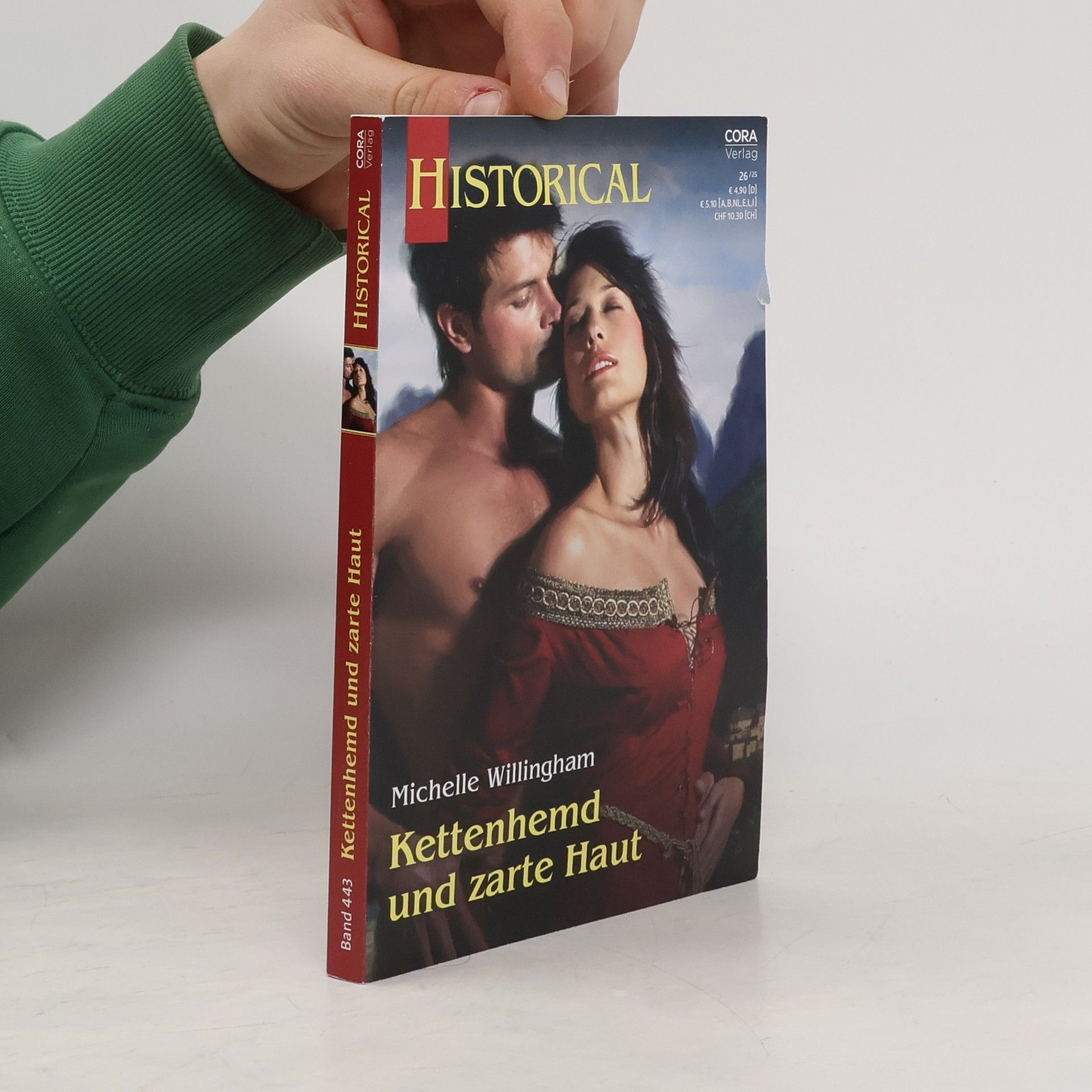 Kettenhemd und zarte Haut