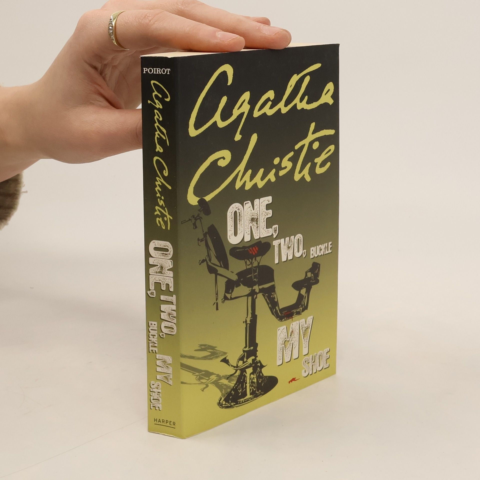 Agatha Christie One, two, buckle my shoe