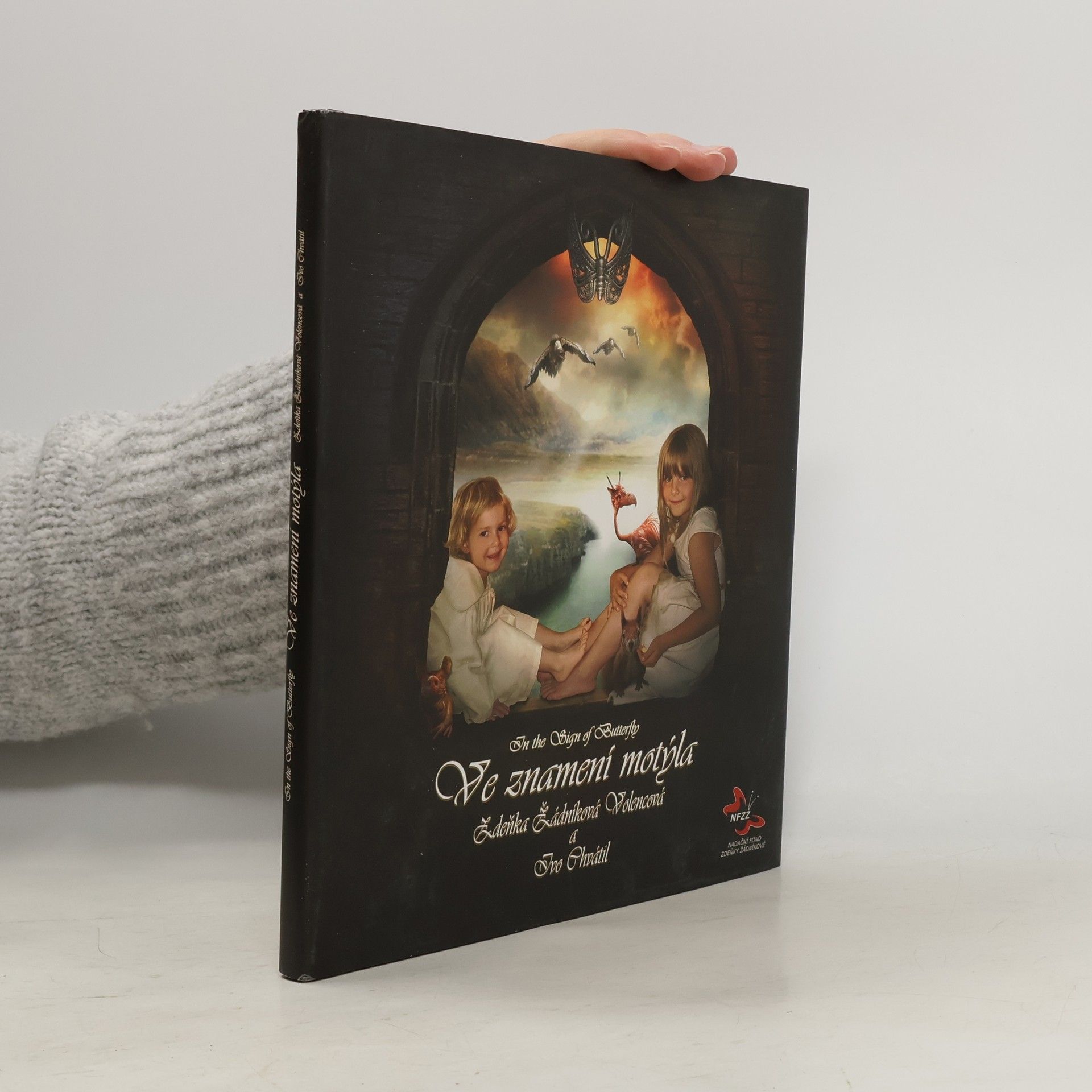 Ve znamení motýla. In the sign of butterfly