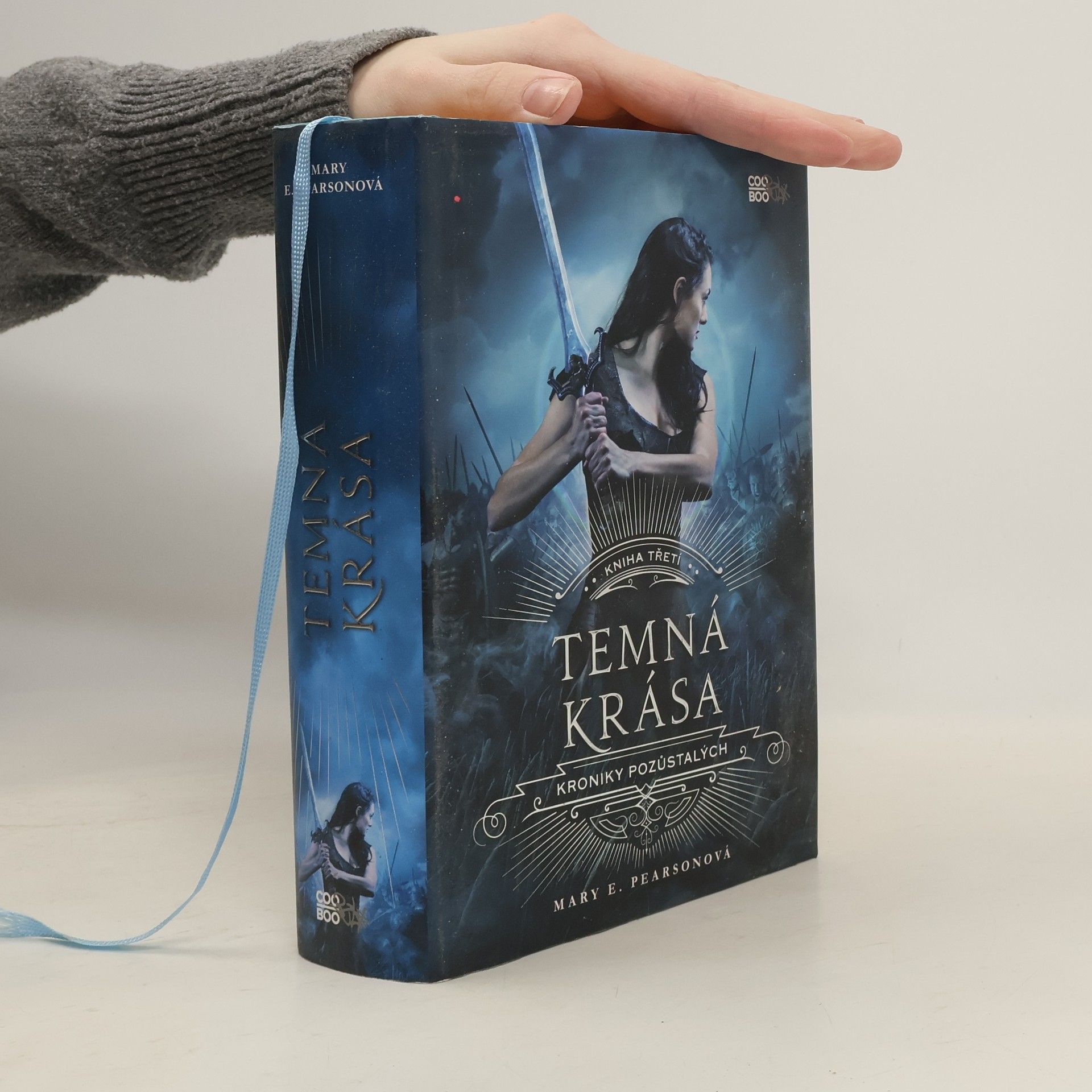 Mary E. Pearson Temná krása