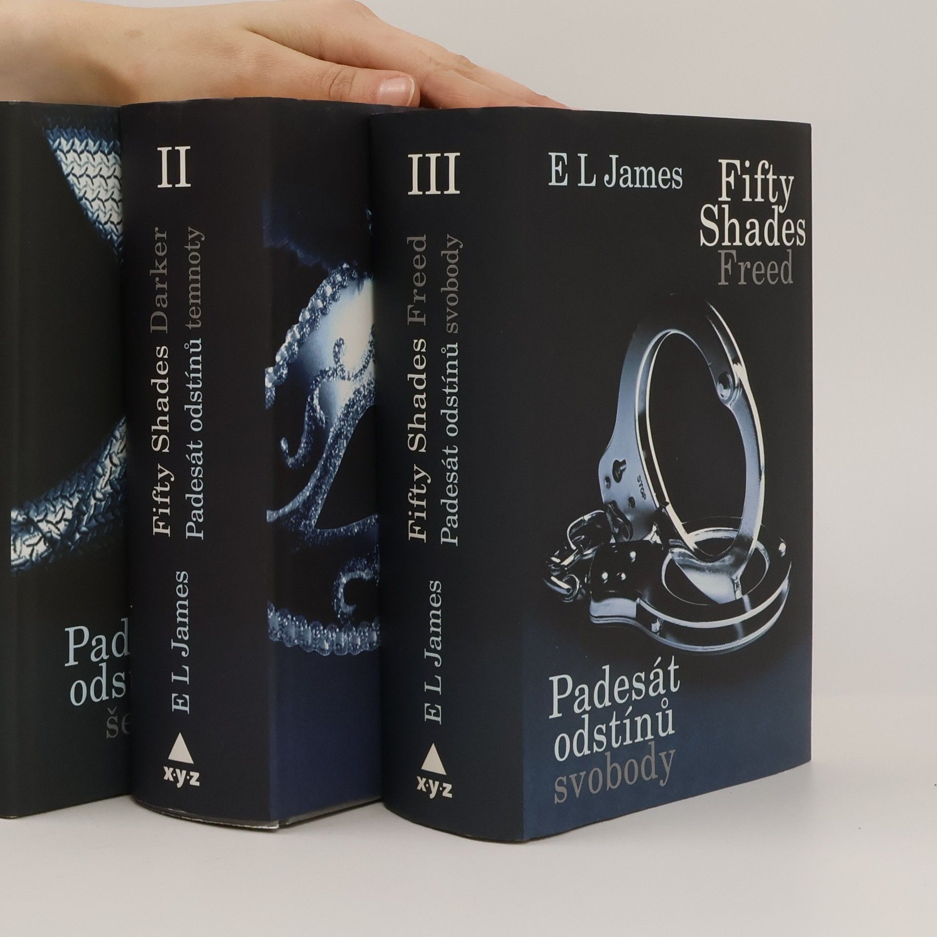 E. L. James Fifty Shades of Grey I.-III.