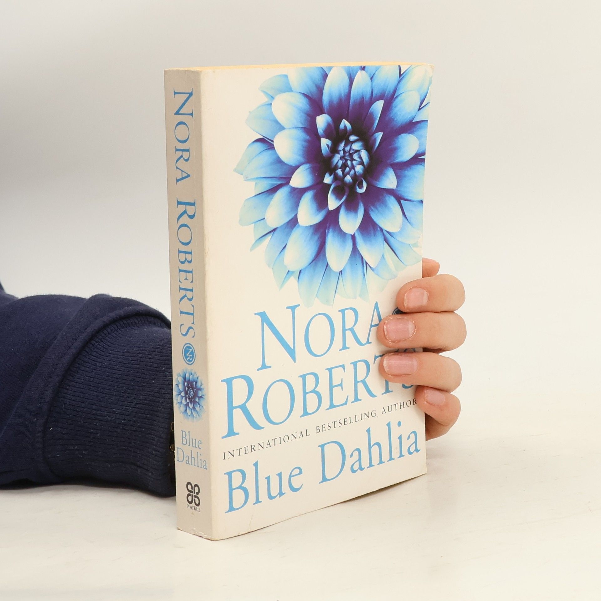 Nora Roberts Blue Dahlia