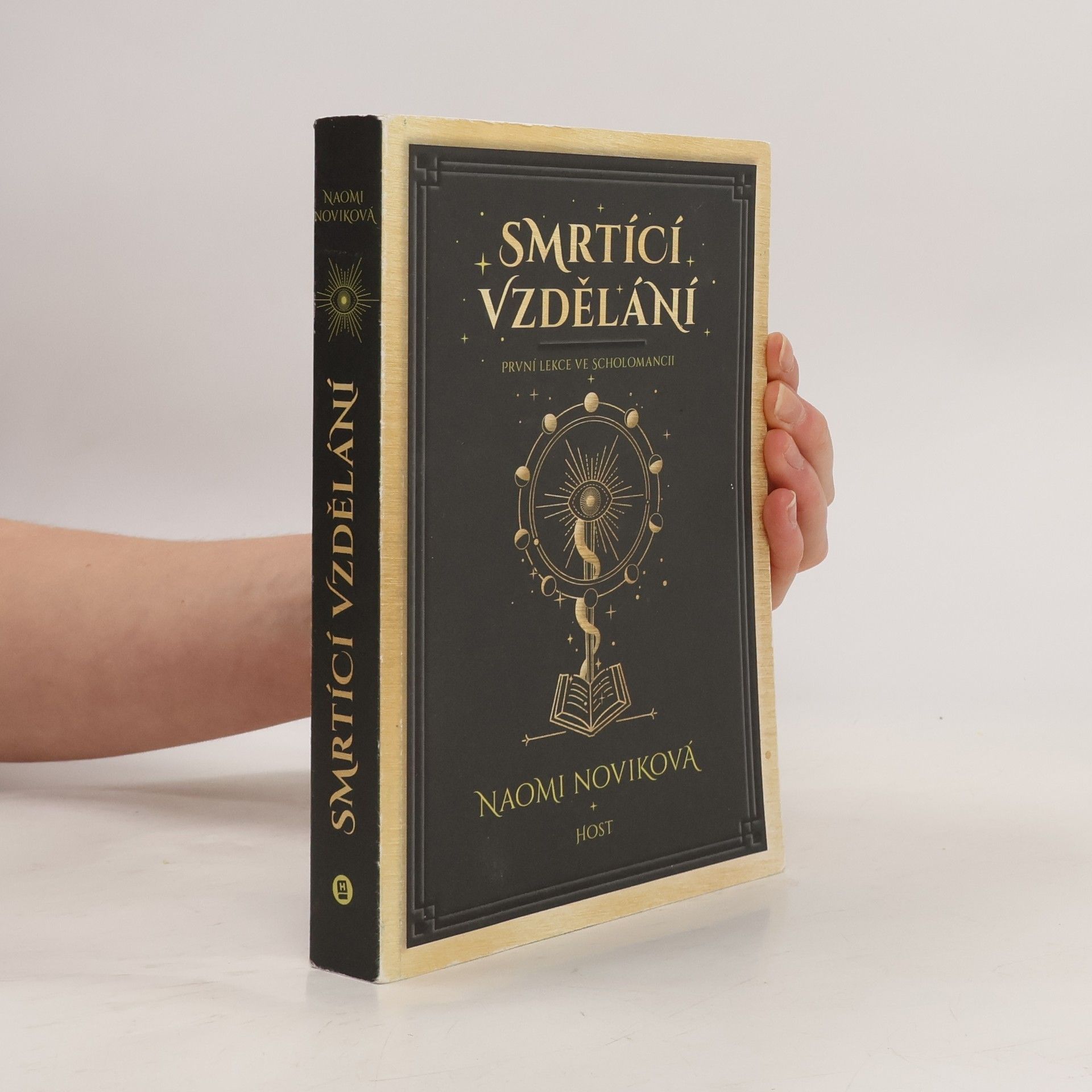 Naomi Novik Smrtící vzdělání. První lekce ve Scholomancii