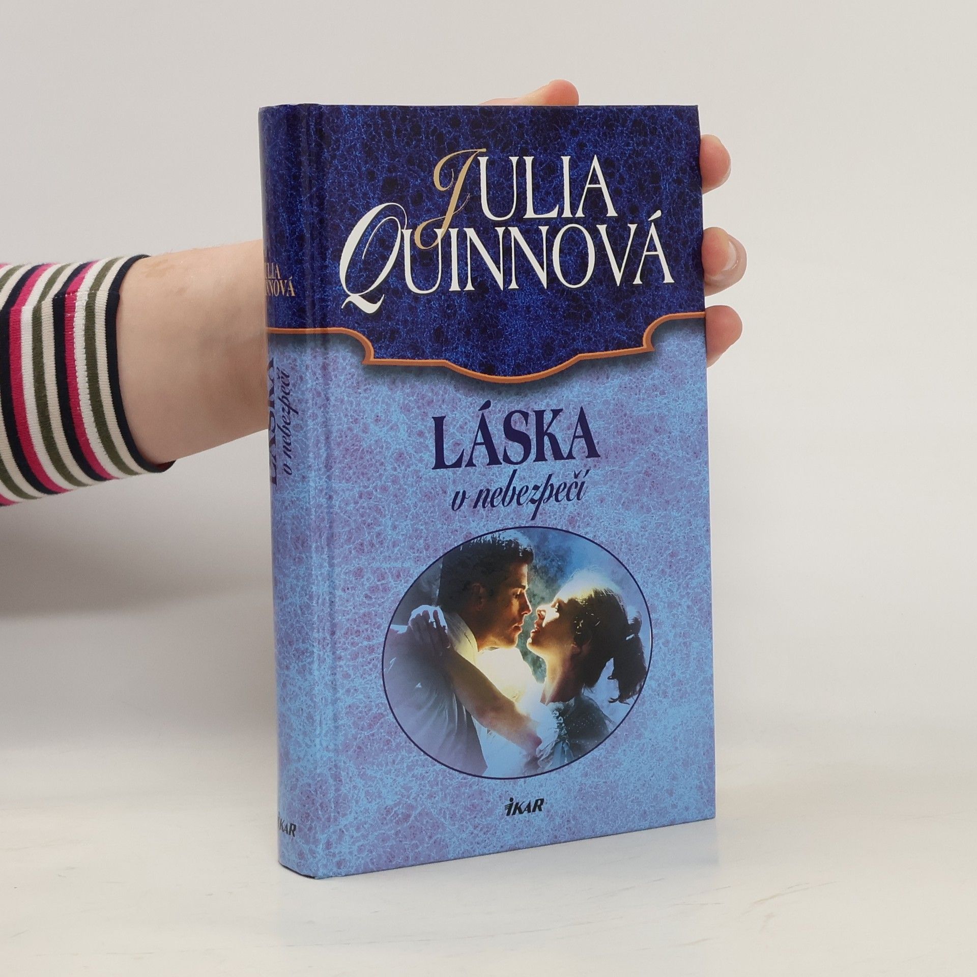 Julie Quinnová Láska v nebezpečí