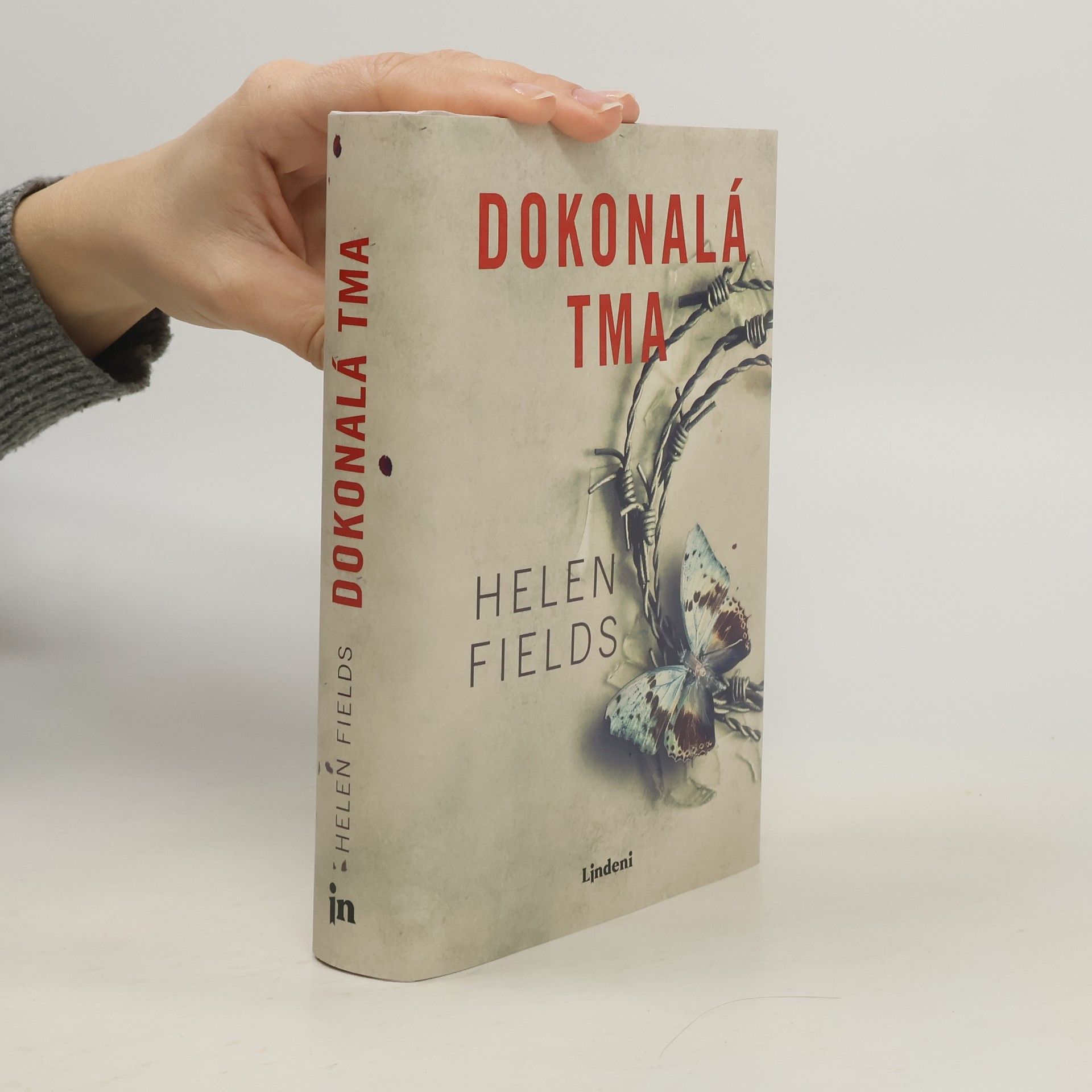 Helen Fields Dokonalá tma