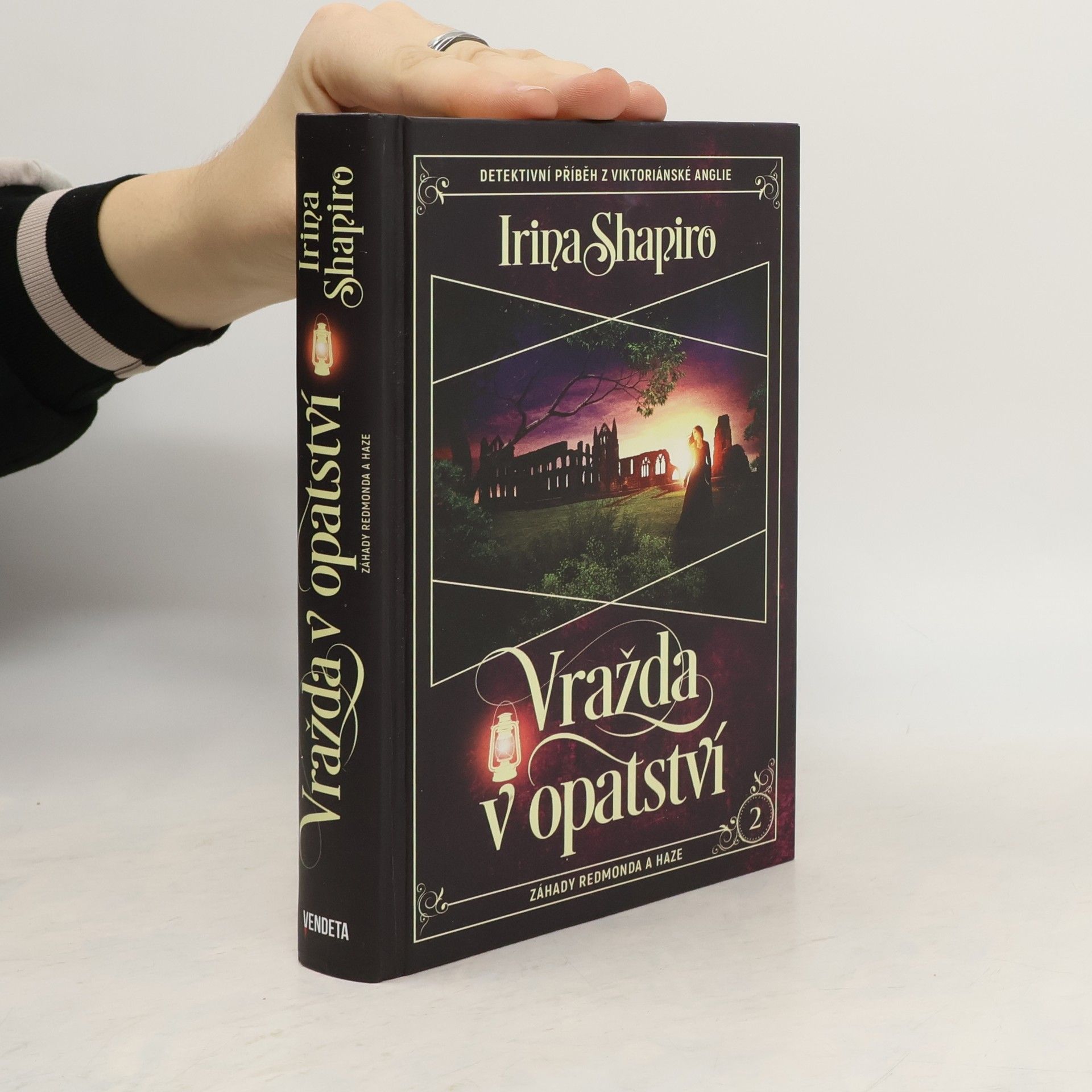 Vražda v opatství : záhady Redmonda a Haze