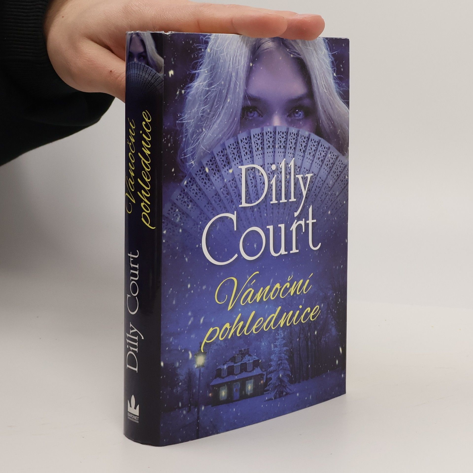 Dilly Court Vánoční pohlednice