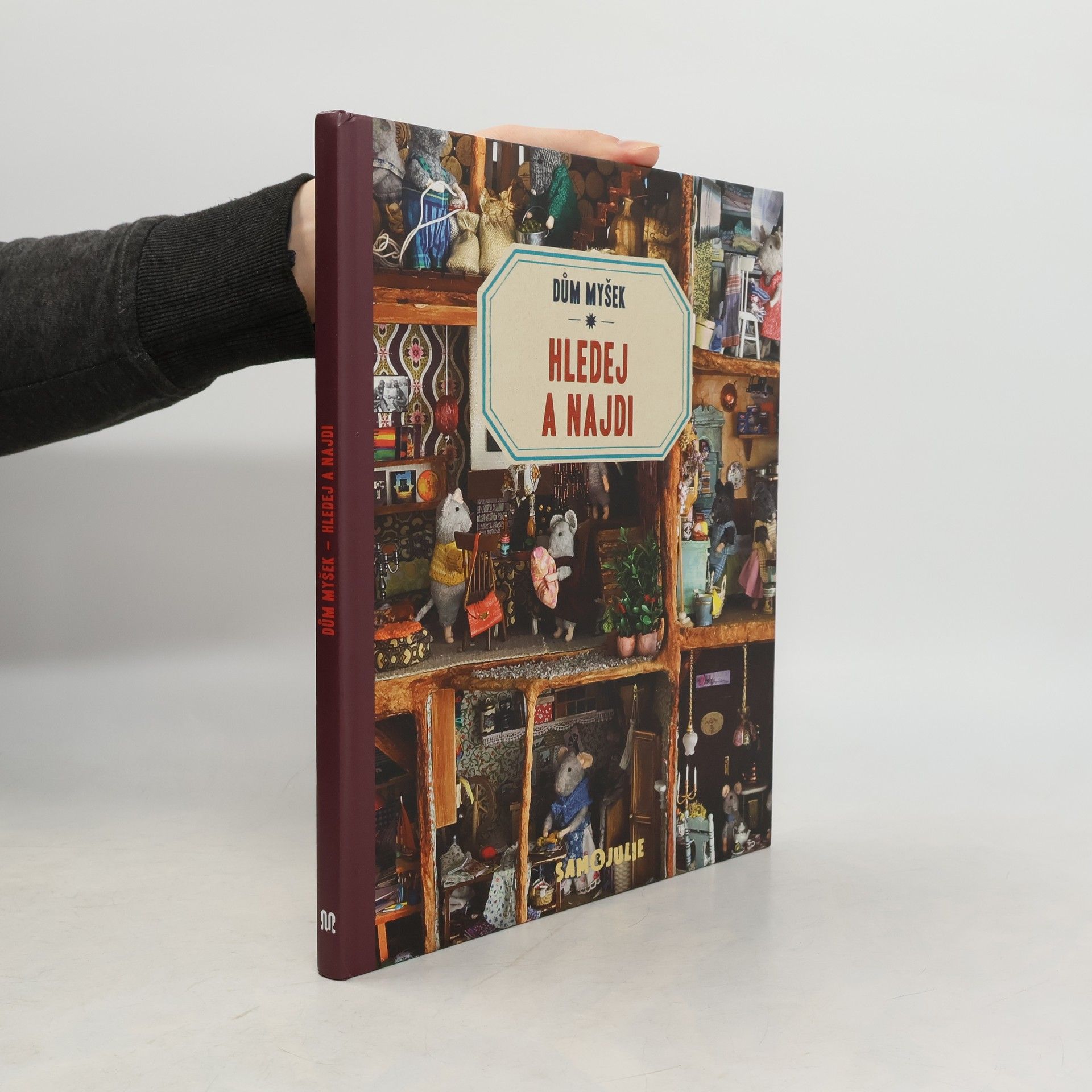 Karina Schaapman Dům myšek - Hledej a najdi