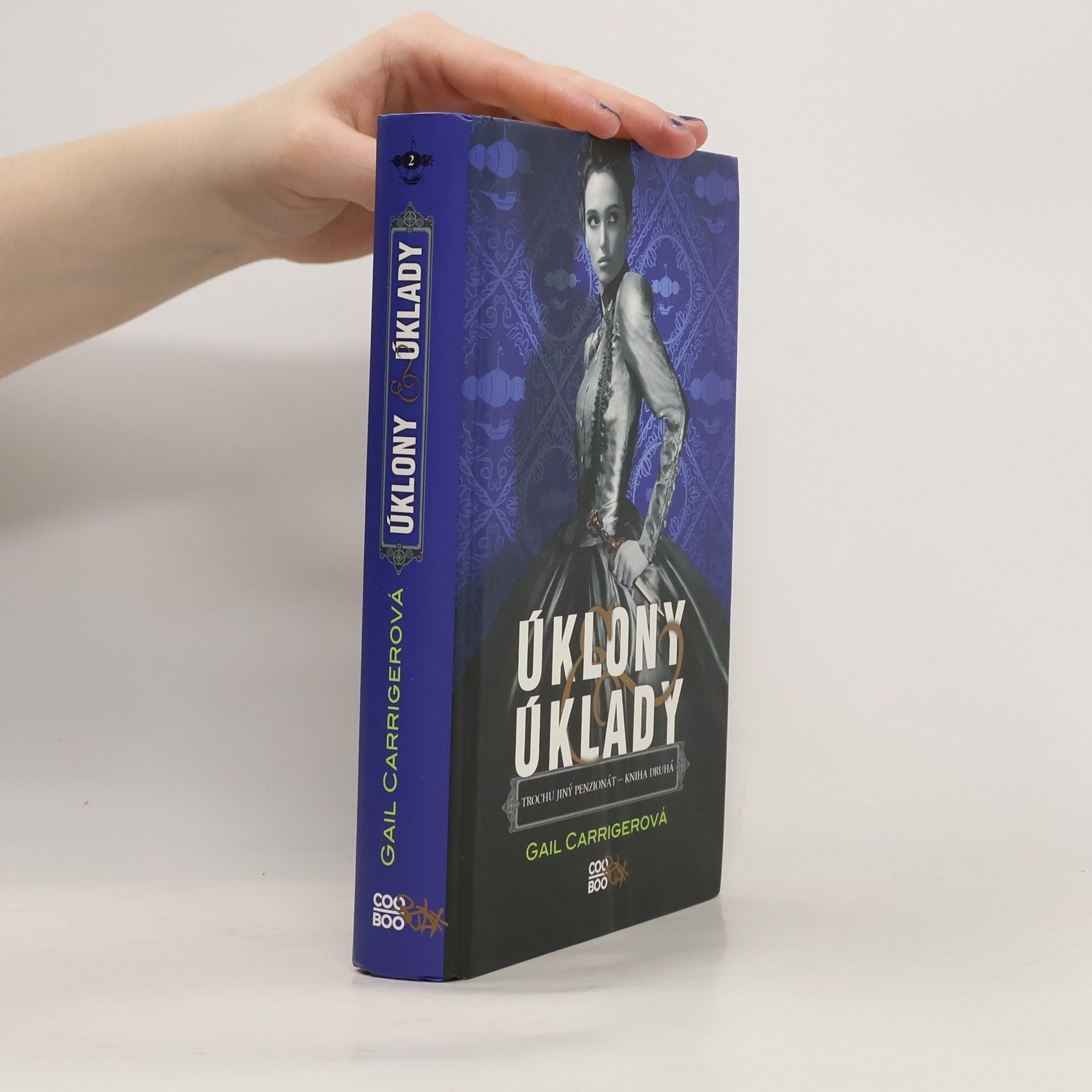 Gail Carriger Úklony & úklady