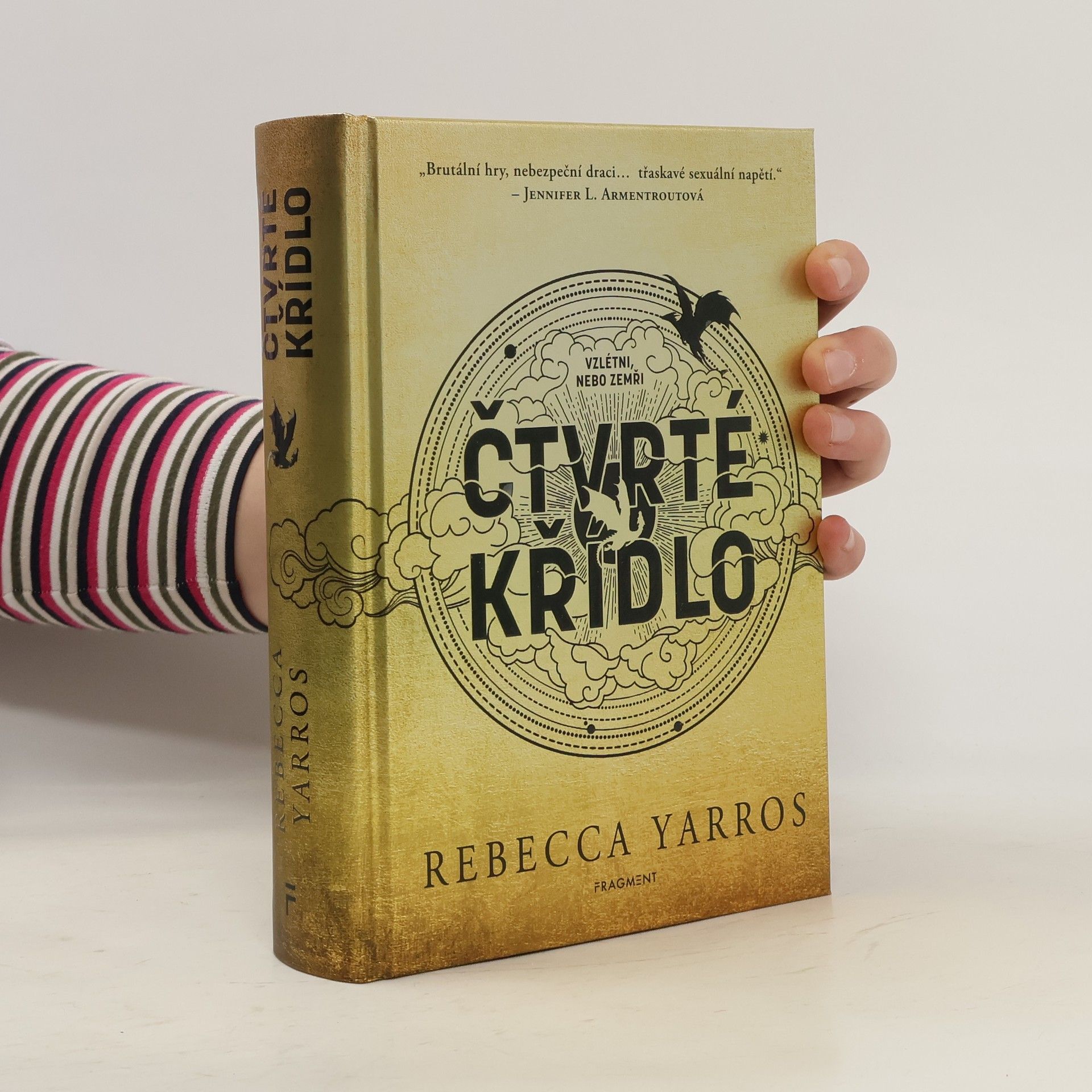 Rebecca Yarros Čtvrté křídlo
