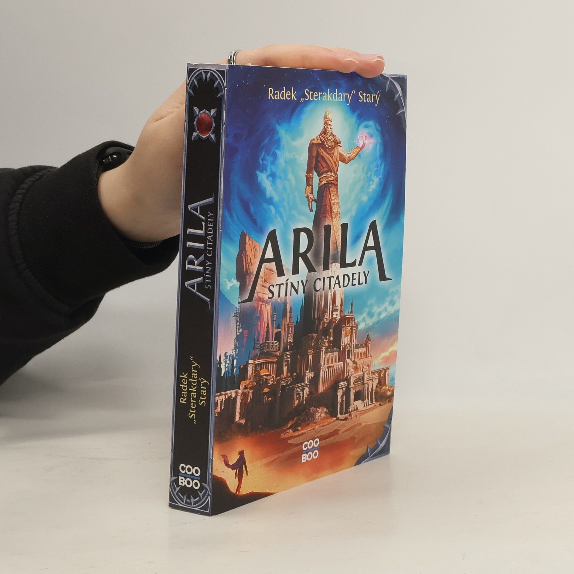 Arila. Stíny citadely
