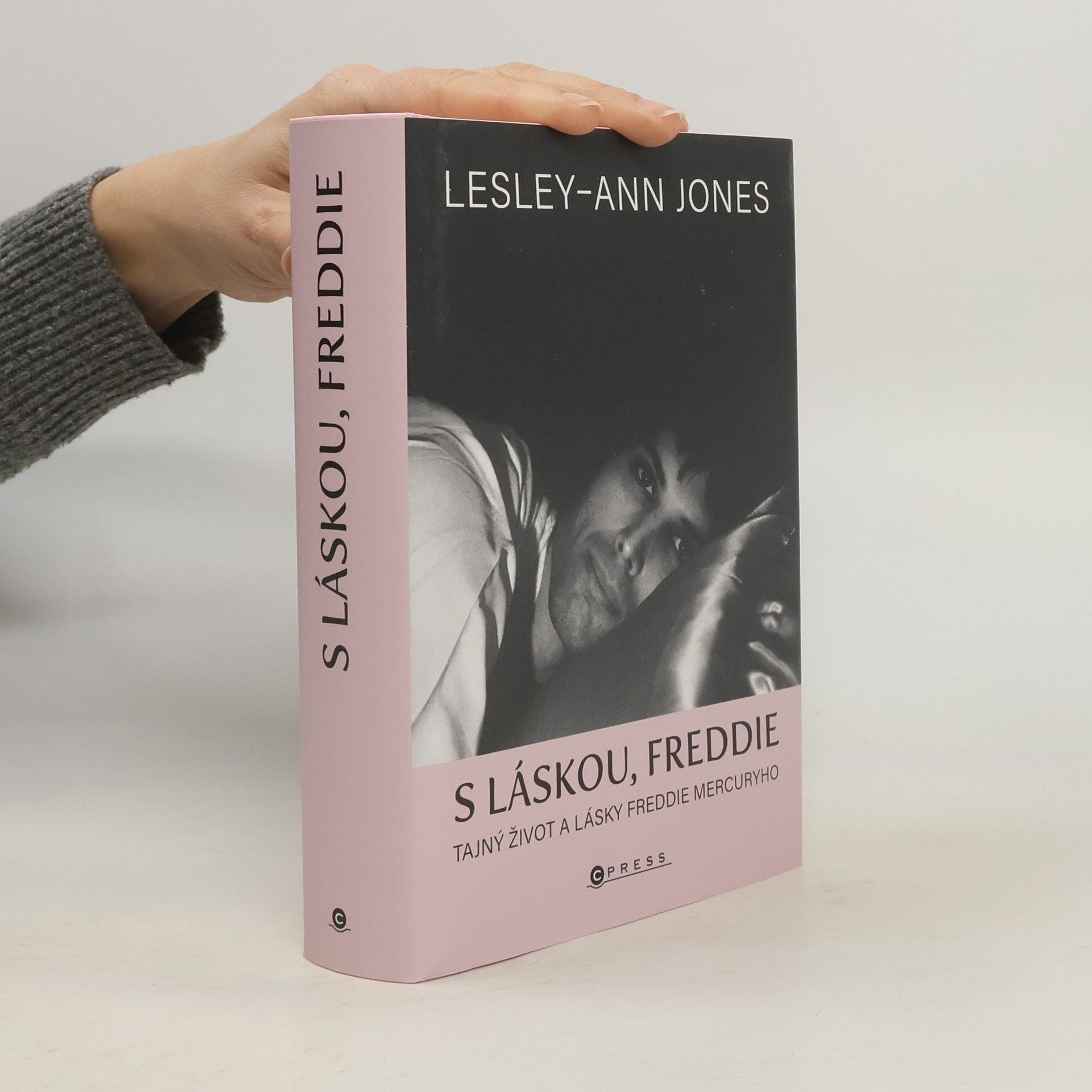 S láskou, Freddie: Tajný život a lásky Freddie Mercuryho