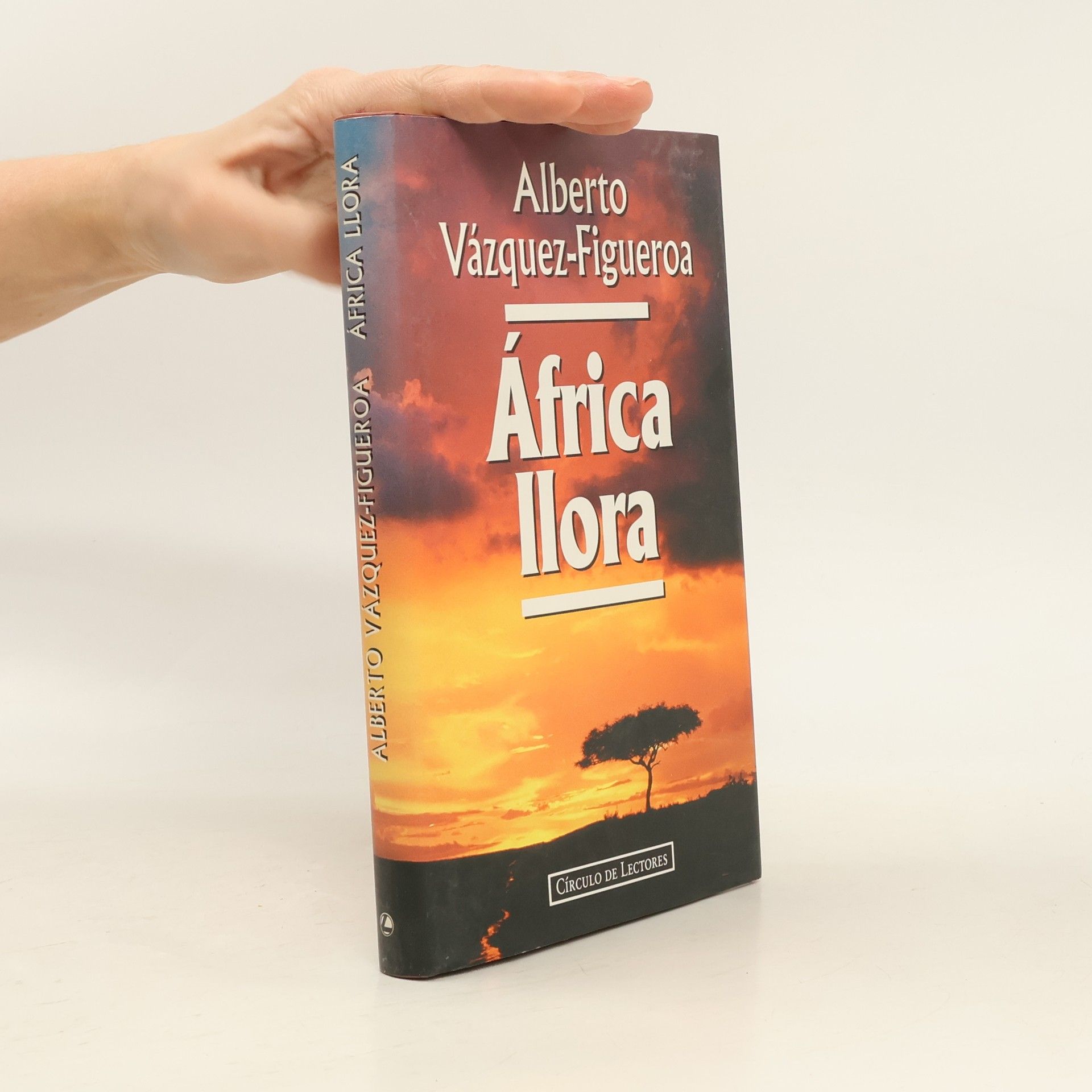 Alberto Vázquez Figueroa África llora