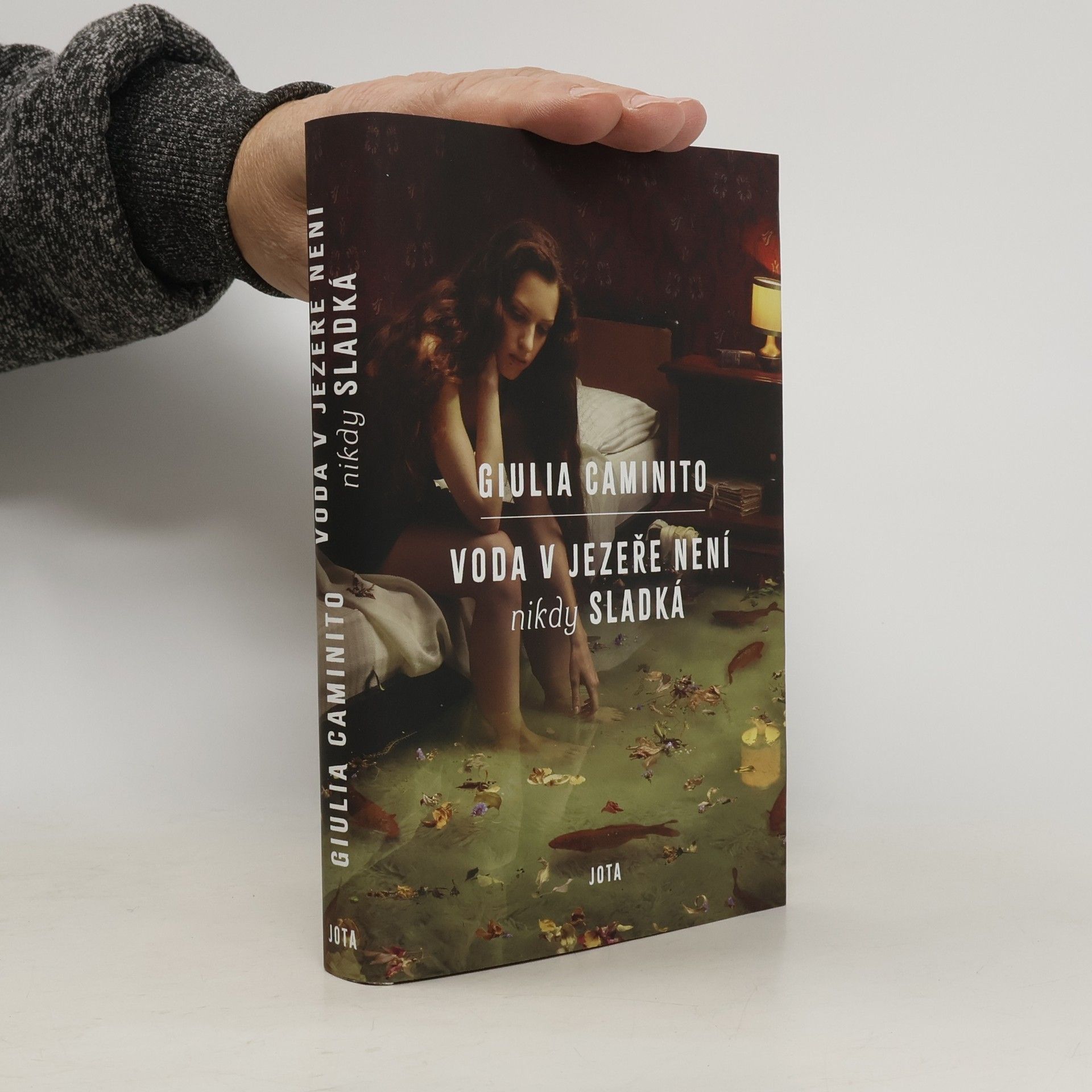 Voda v jezeře není nikdy sladká