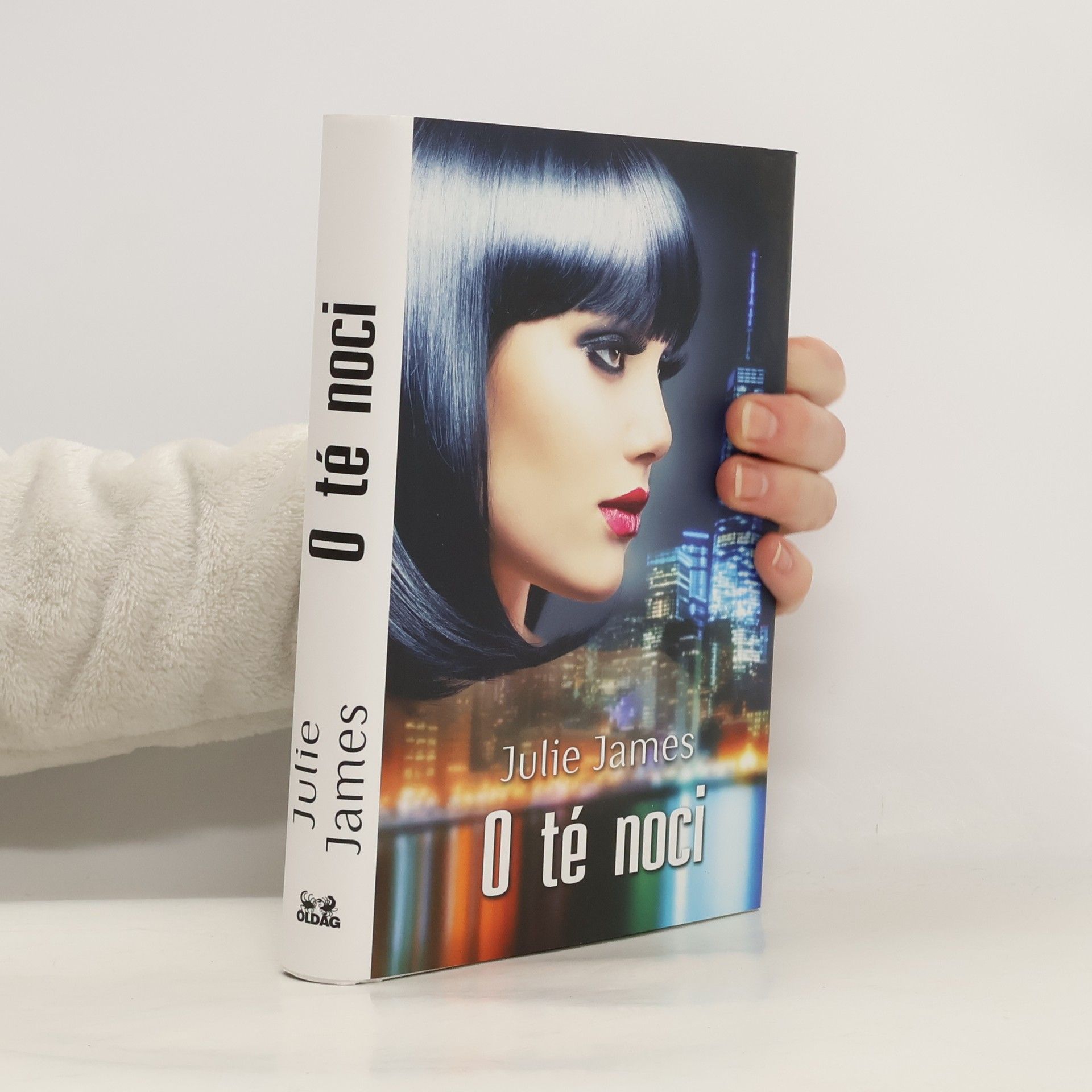 Julie James O té noci