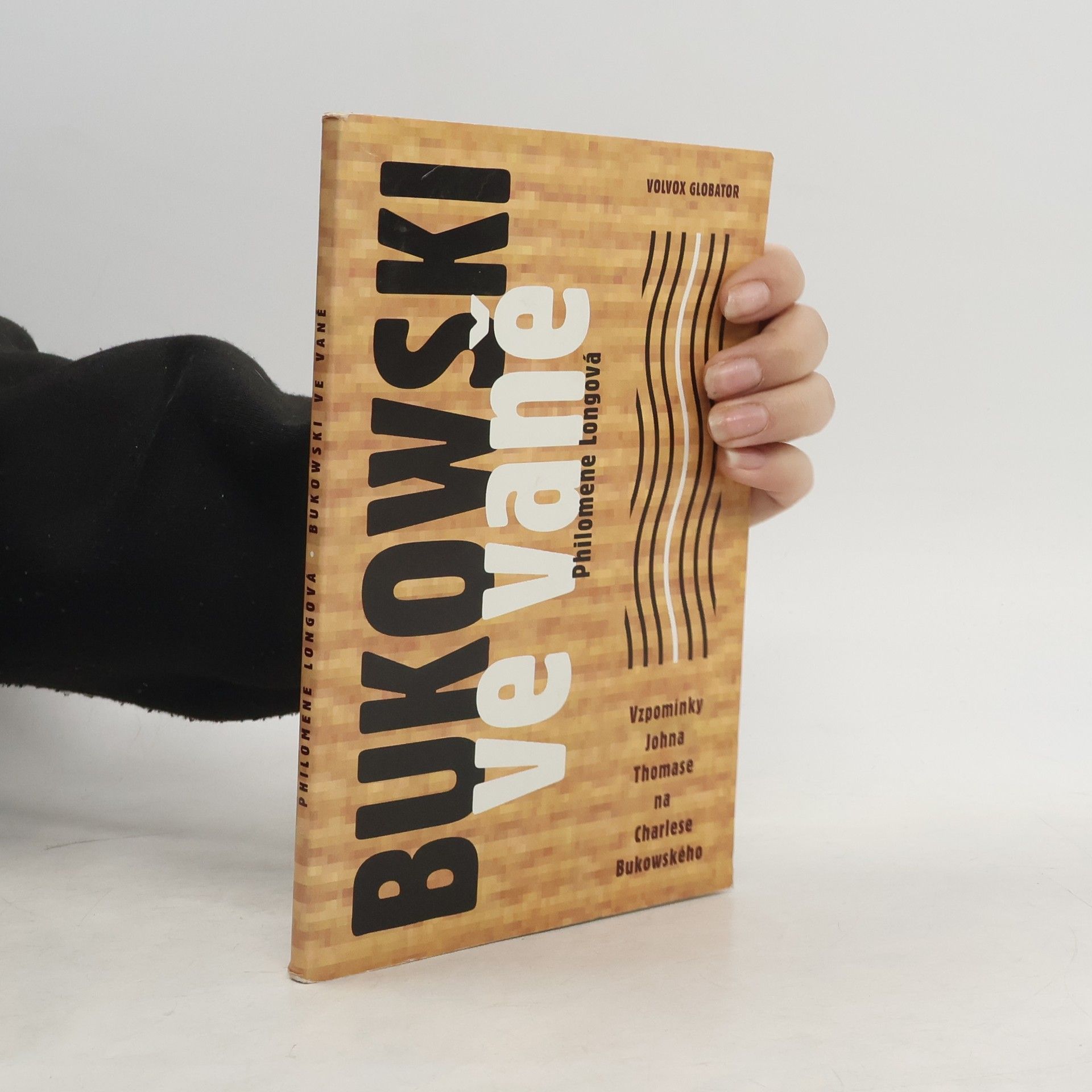 John Thomas Bukowski ve vaně