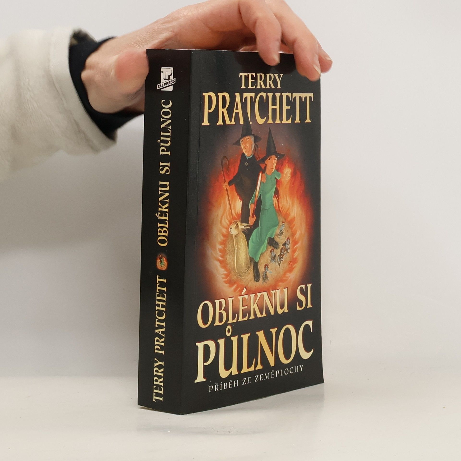 Terry Pratchett Obléknu si půlnoc