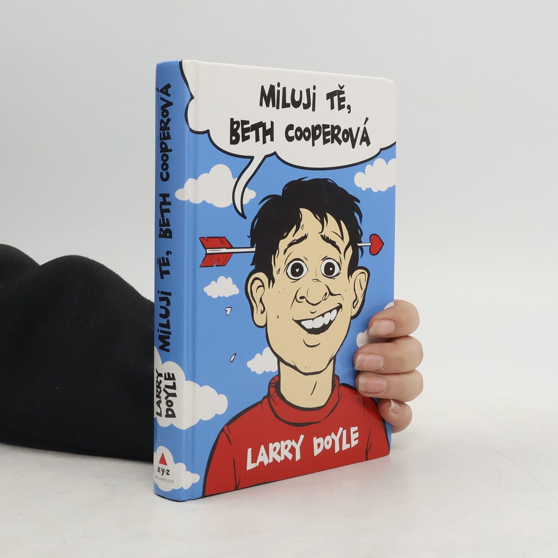 Larry Doyle Miluji tě, Beth Cooperová