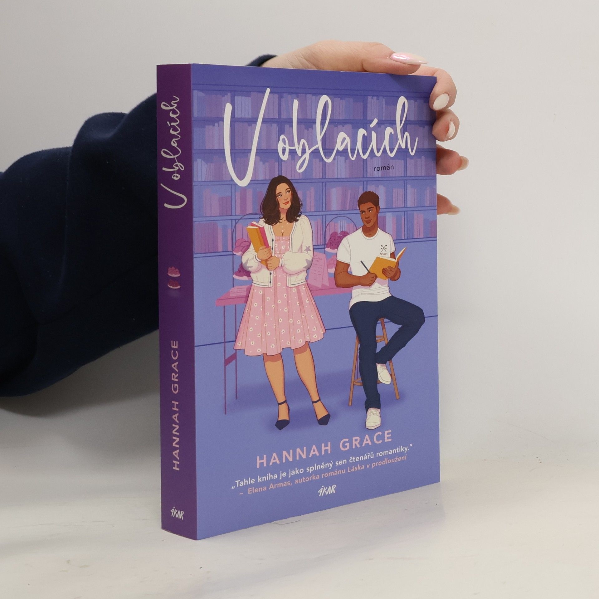 Hannah Grace V oblacích