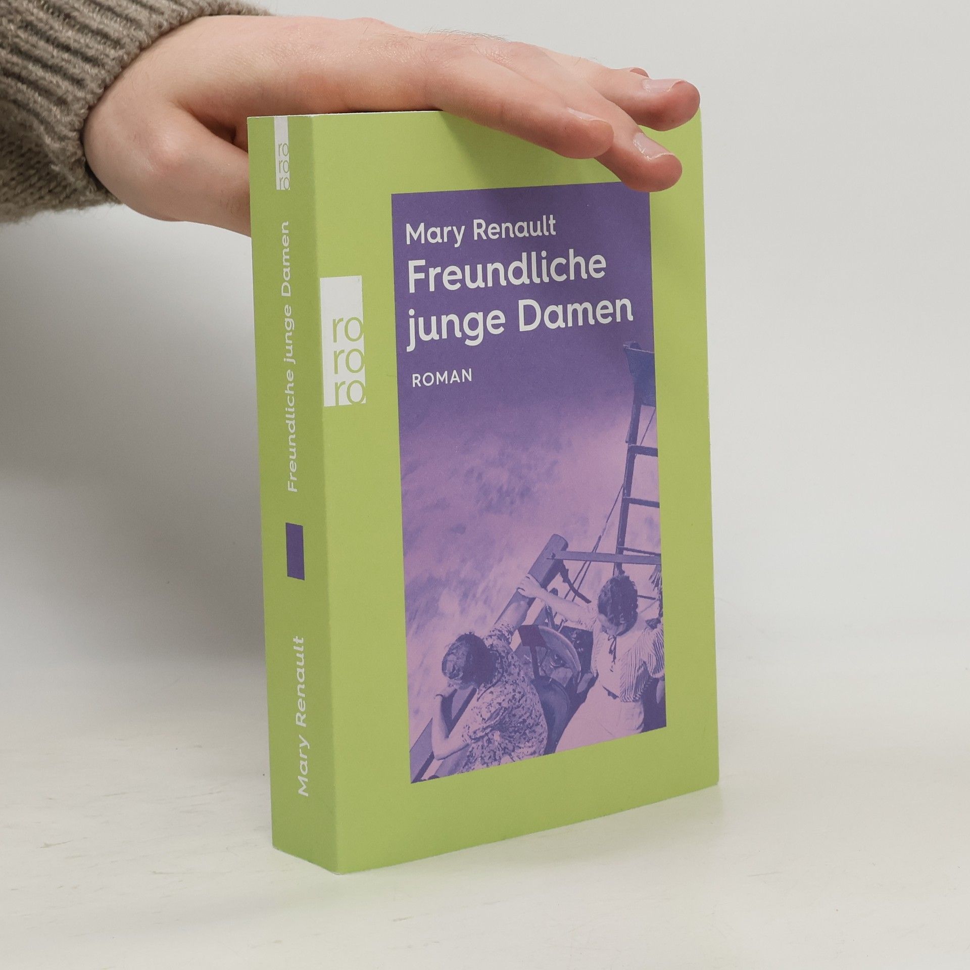 Mary Renault Freundliche junge Damen