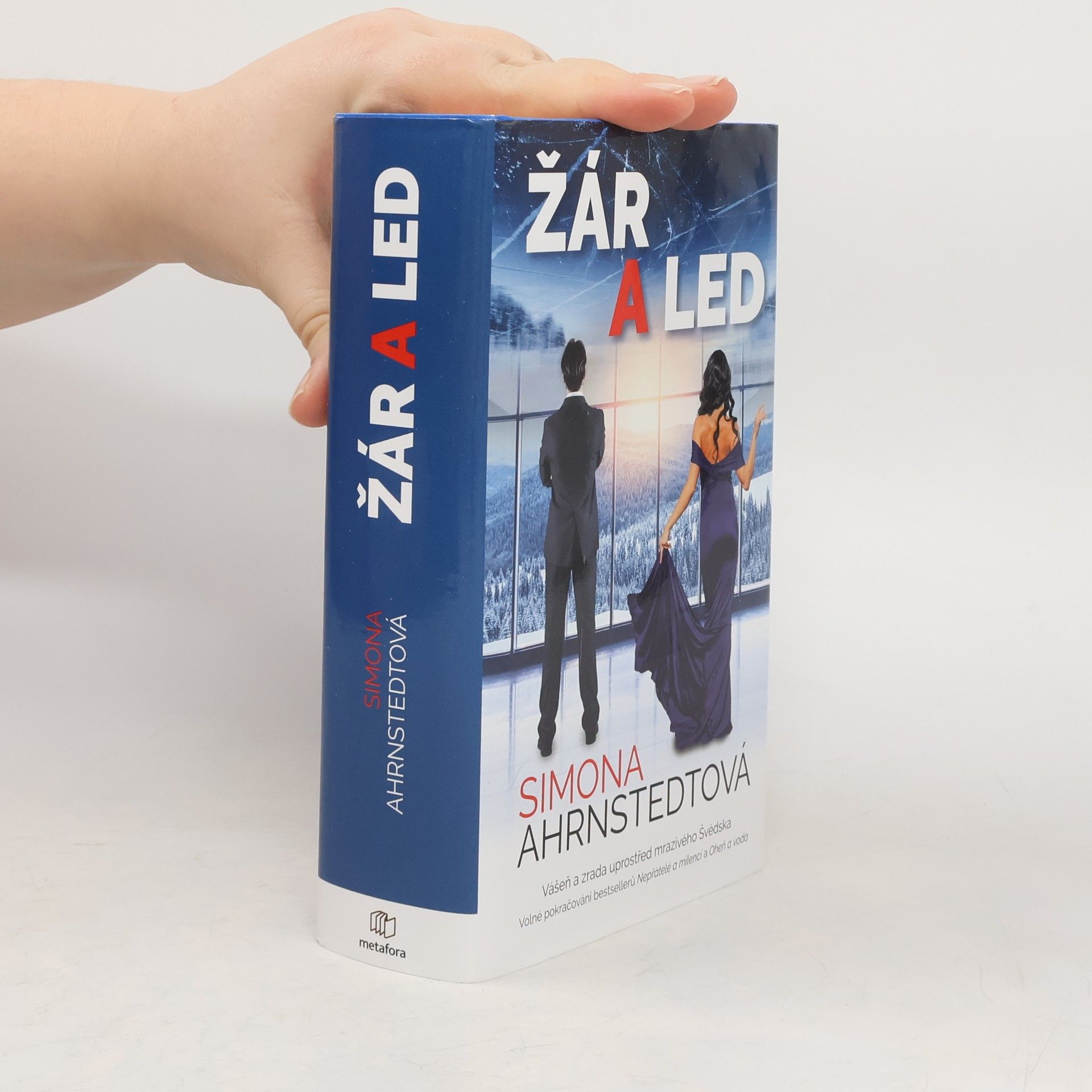 Simona Ahrnstedt Žár a led