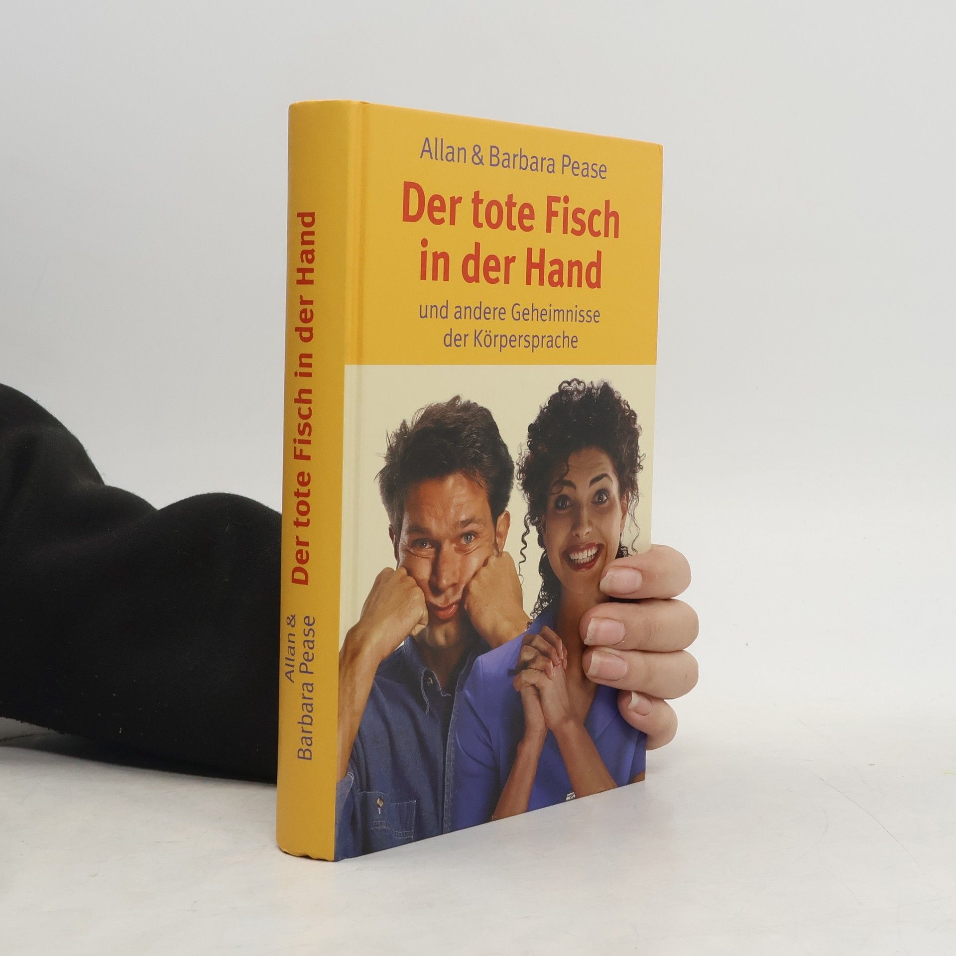 Allan Pease Der tote Fisch in der Hand