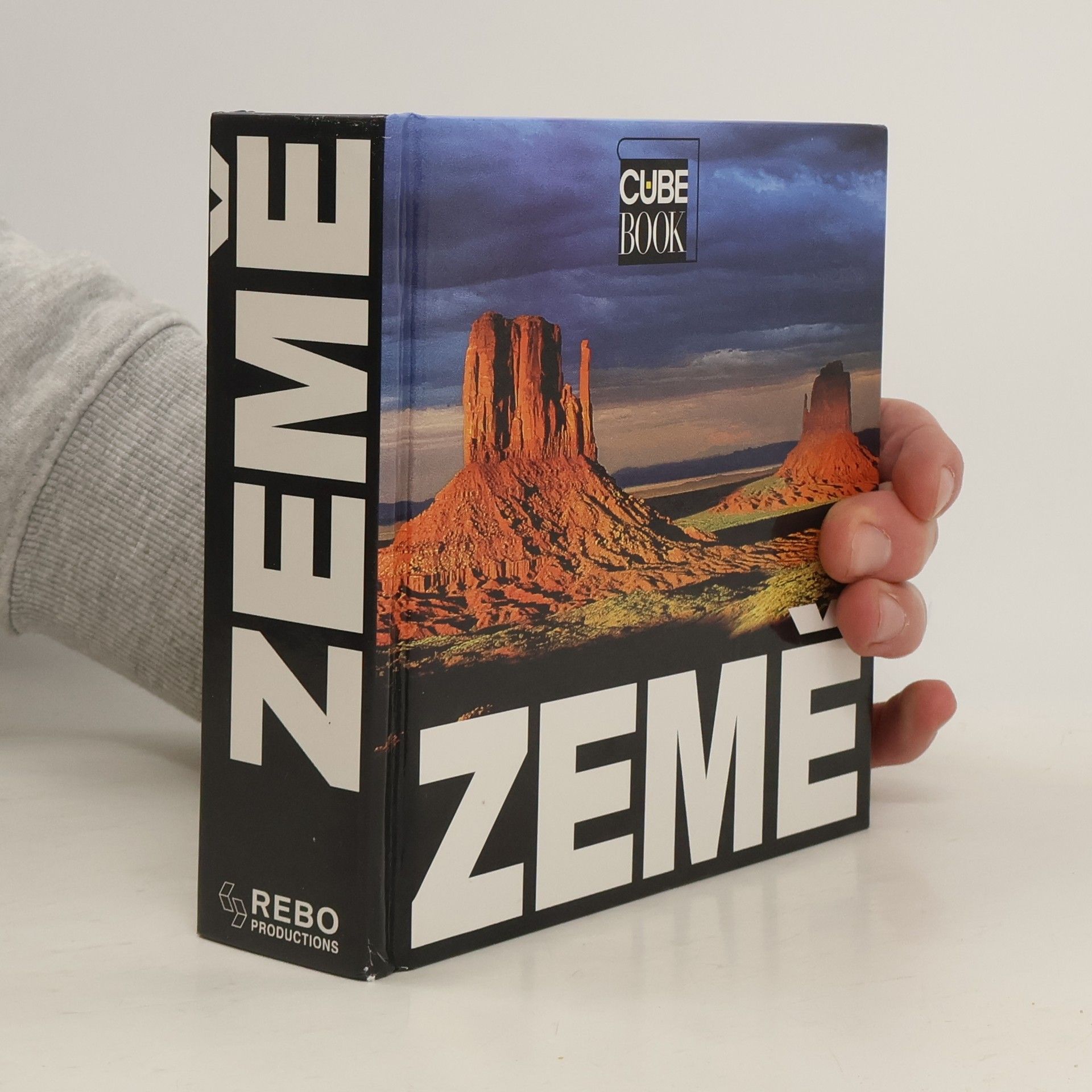 Alberto Bertolazzi Země