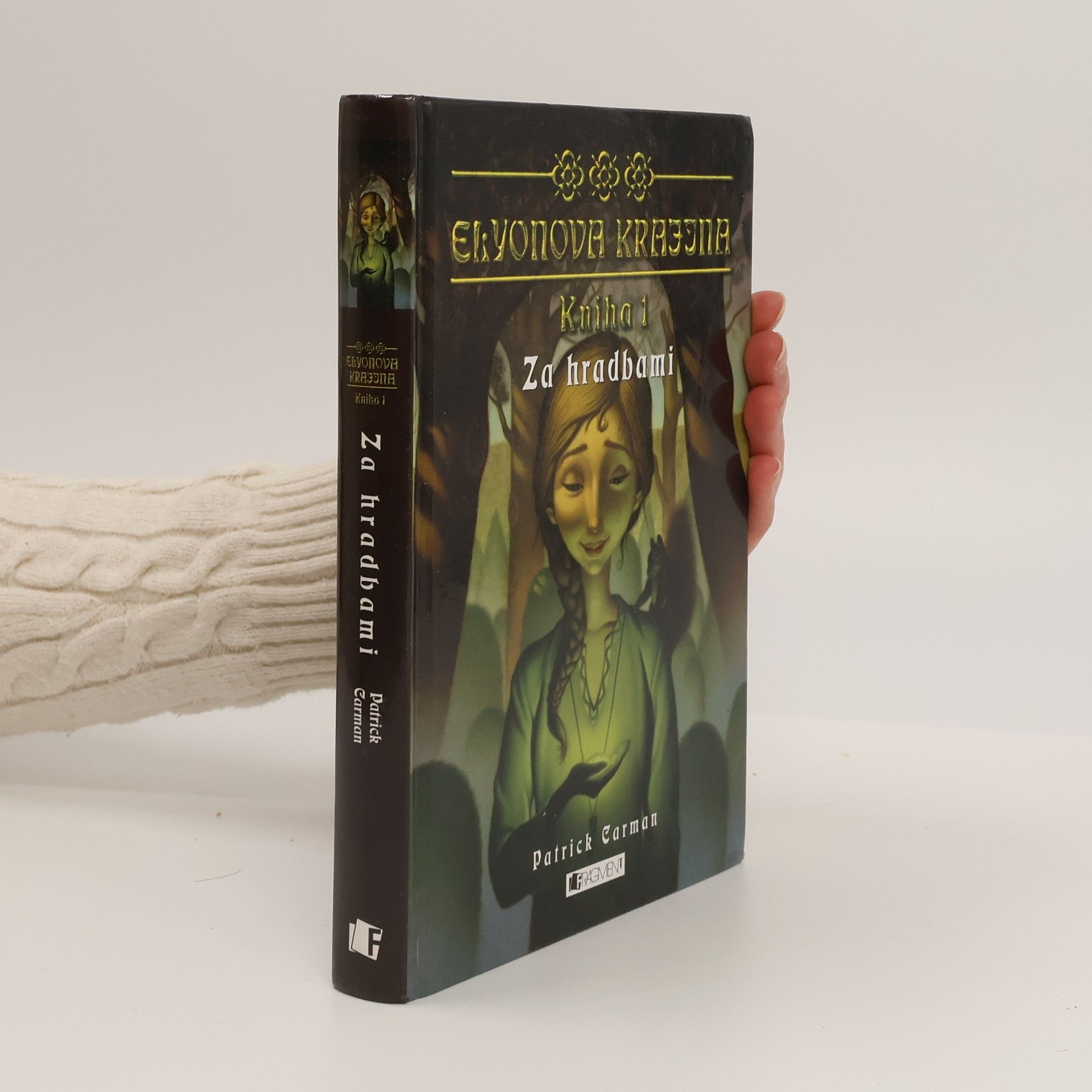 Patrick Carman Elyonova krajina. Kniha 1. Za hradbami
