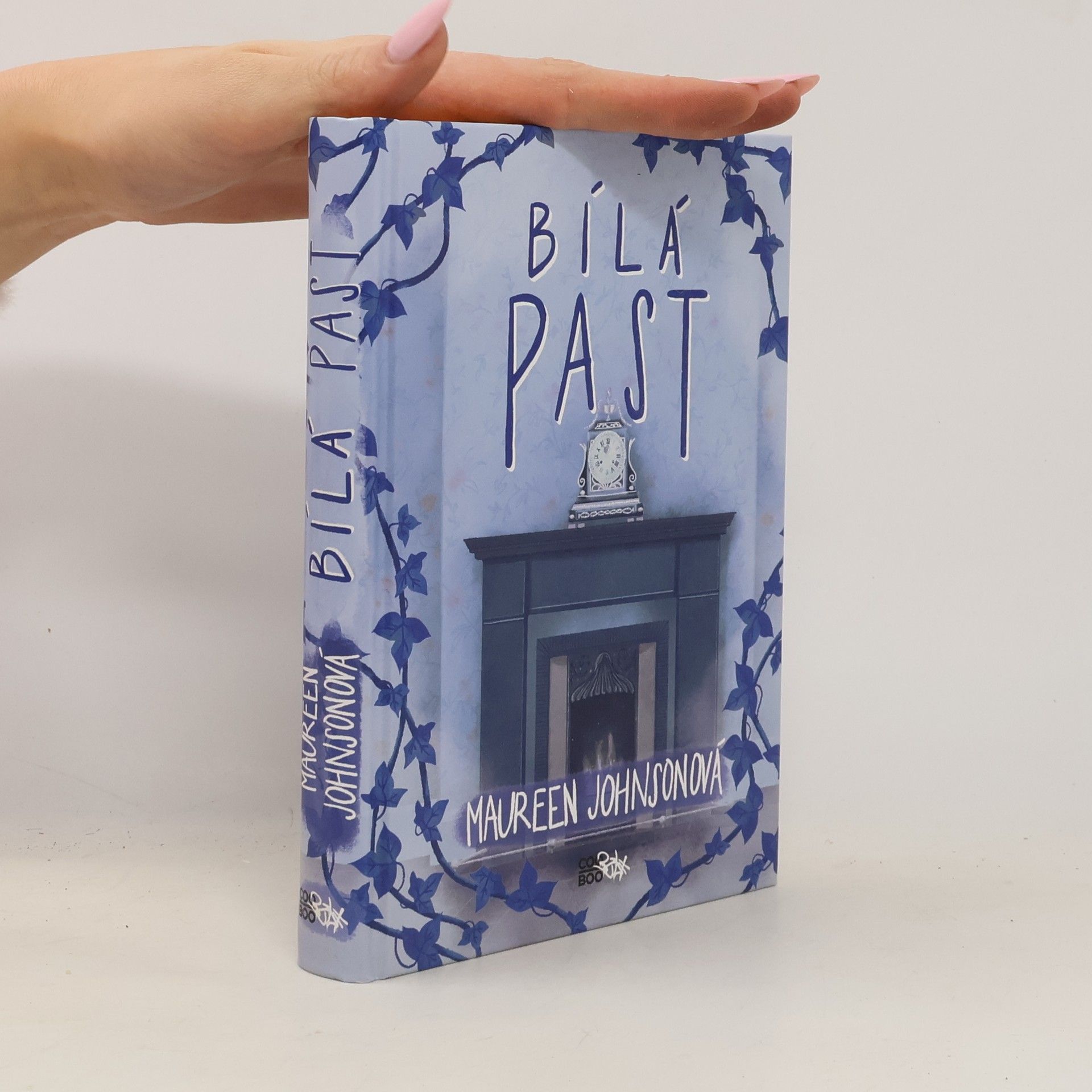 Maureen Johnson Bílá past