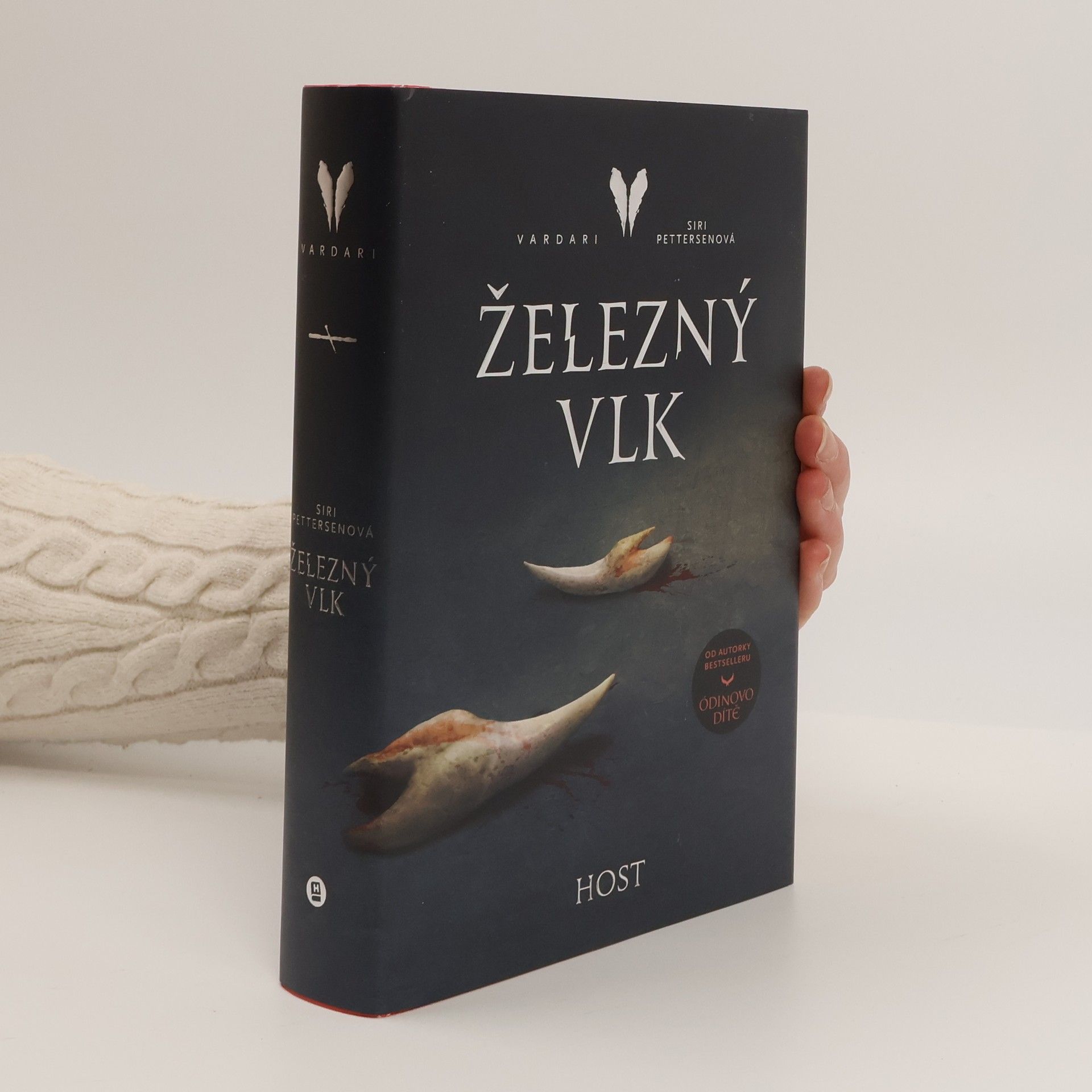 Siri Pettersen Vardari. Železný vlk