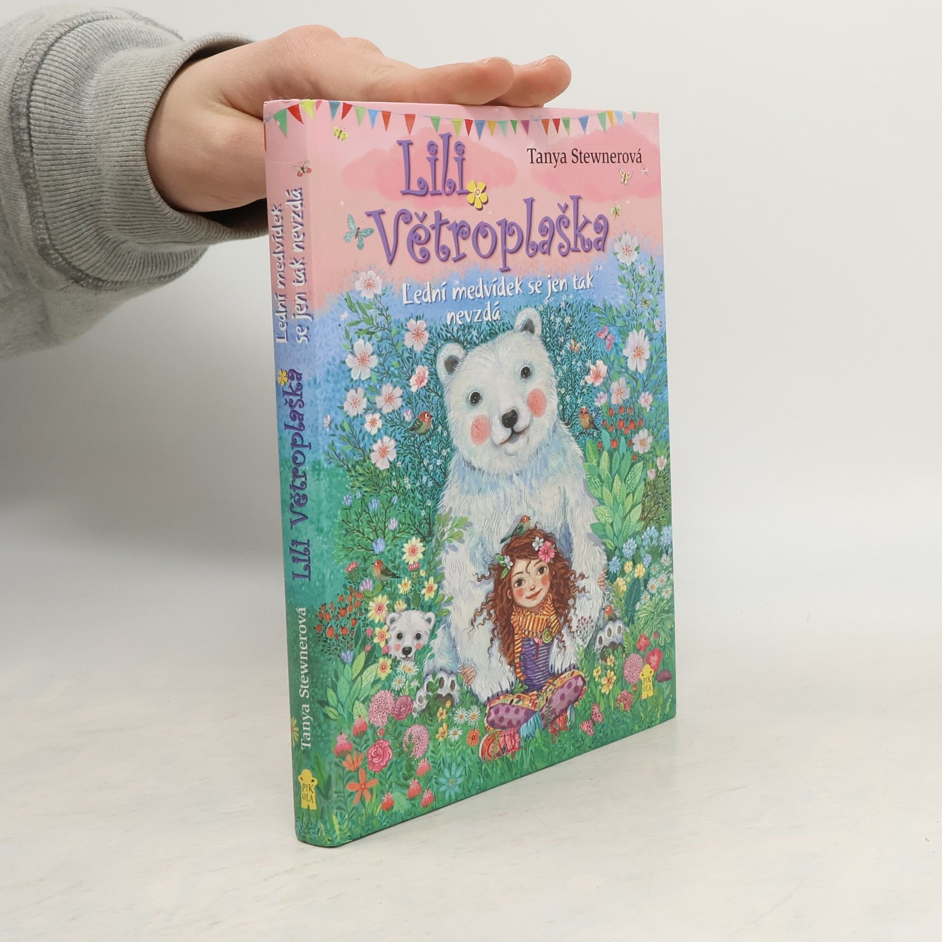 Tanya Stewner Lili Větroplaška: Lední medvídek se jen tak nevzdá