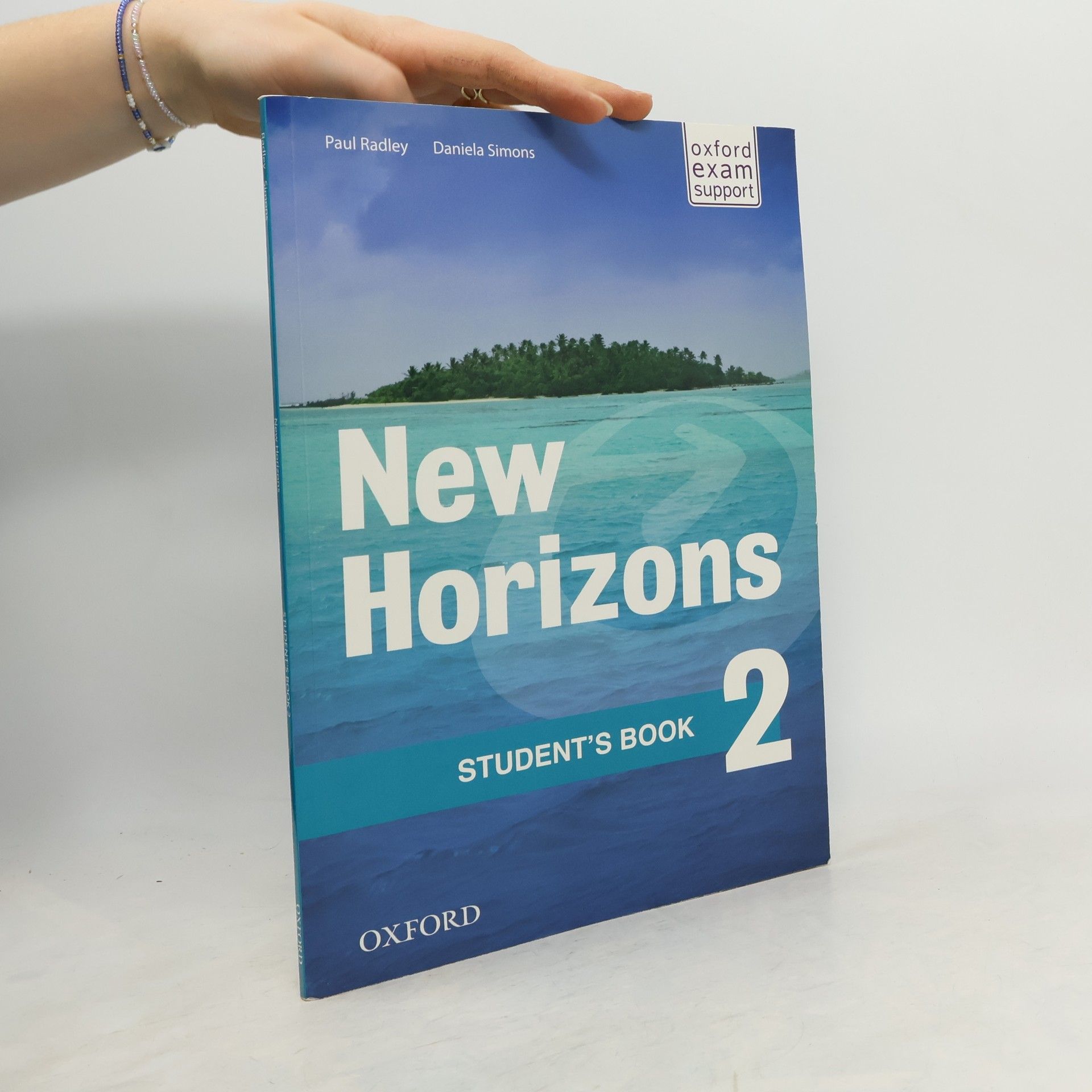 New Horizons : student's book. 2