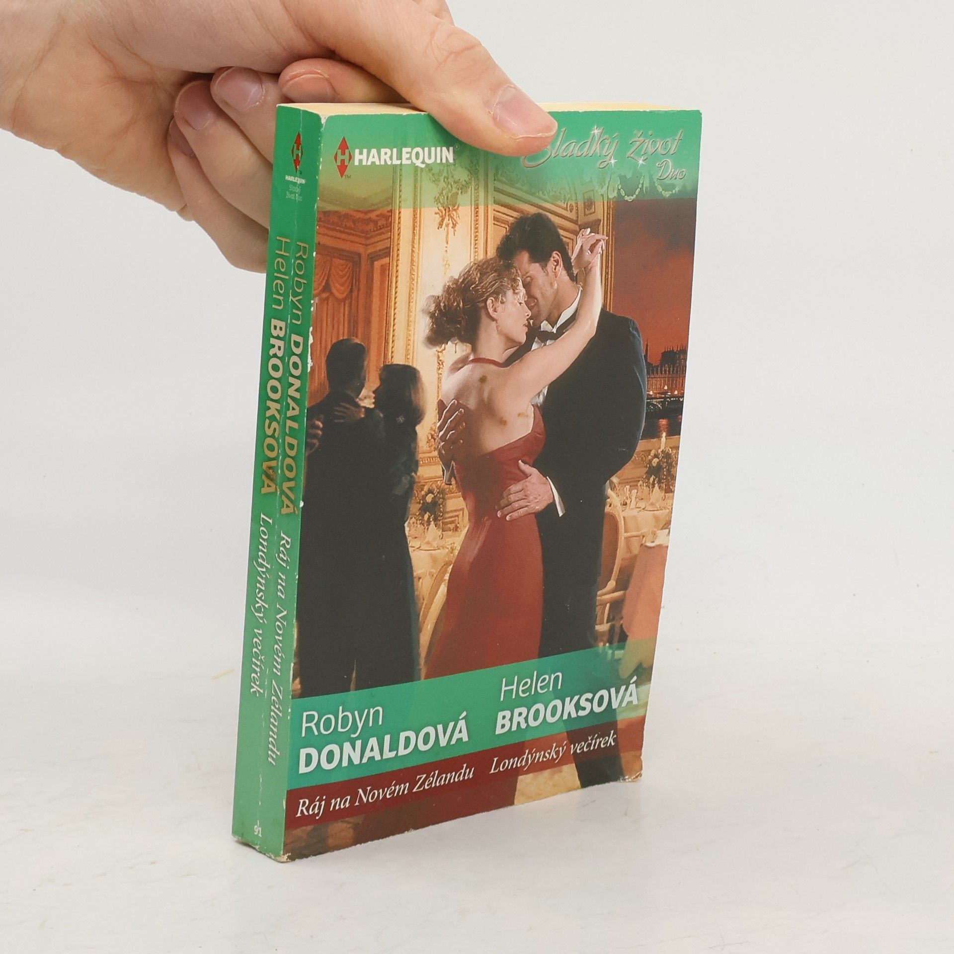 Chrám Afrodity / Na maškarním bále