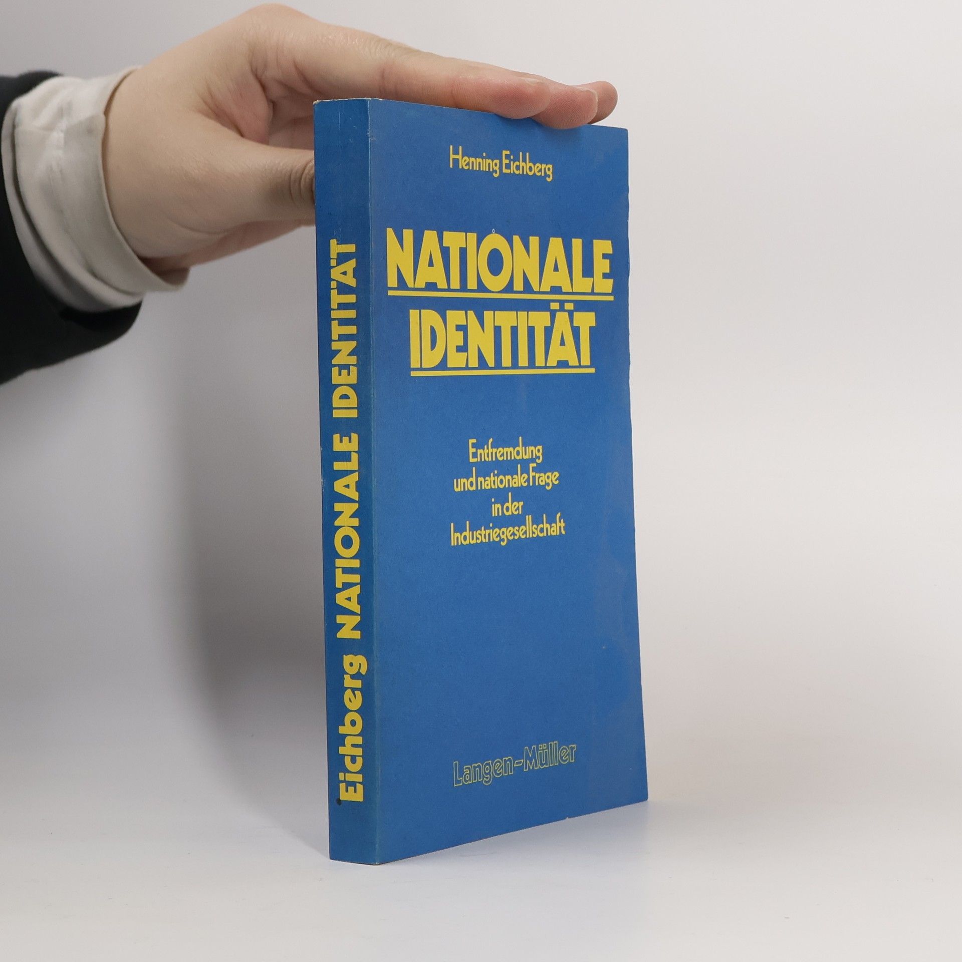 Lagen-Müller Paperbacks: Nationale Identität