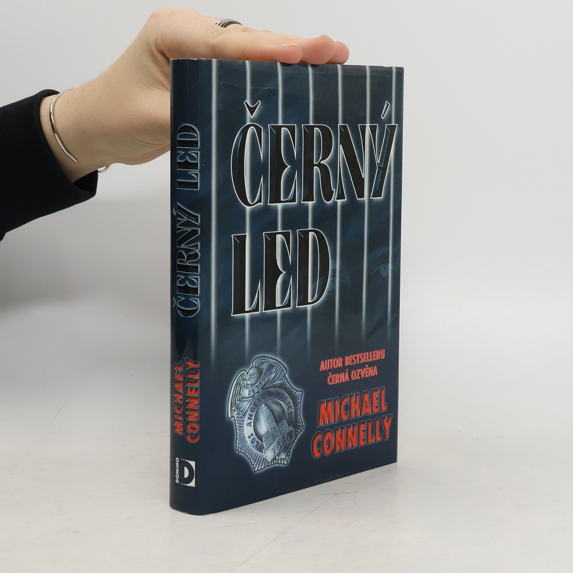 Michael Connelly Černý led