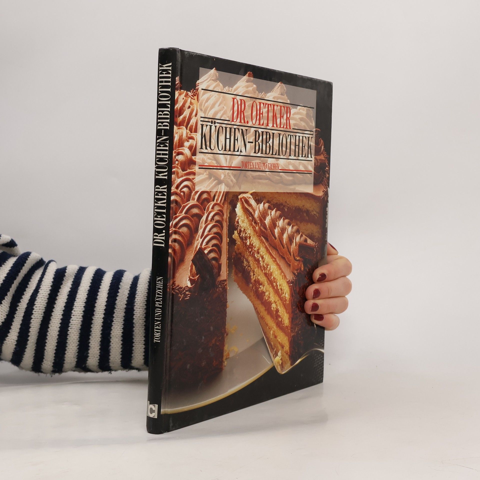 August Oetker Küchen-Bibliothek. Torten und Plätzchen.