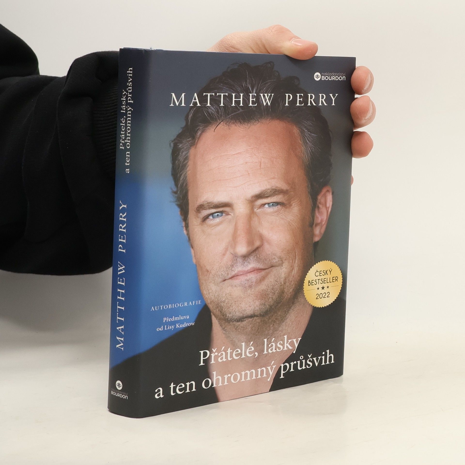Matthew Perry Přátelé, lásky a ten ohromný průšvih