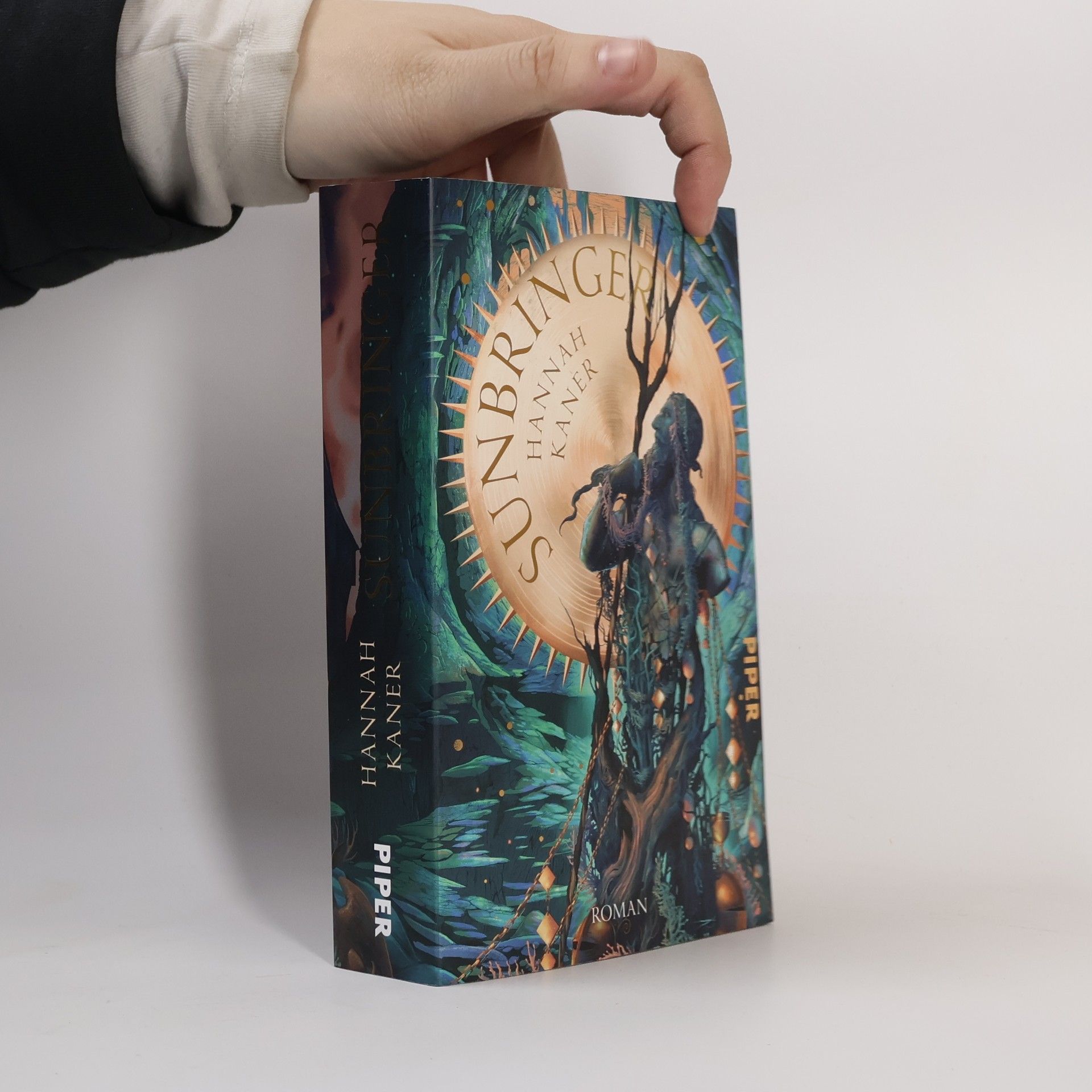 Hannah Kaner Sunbringer