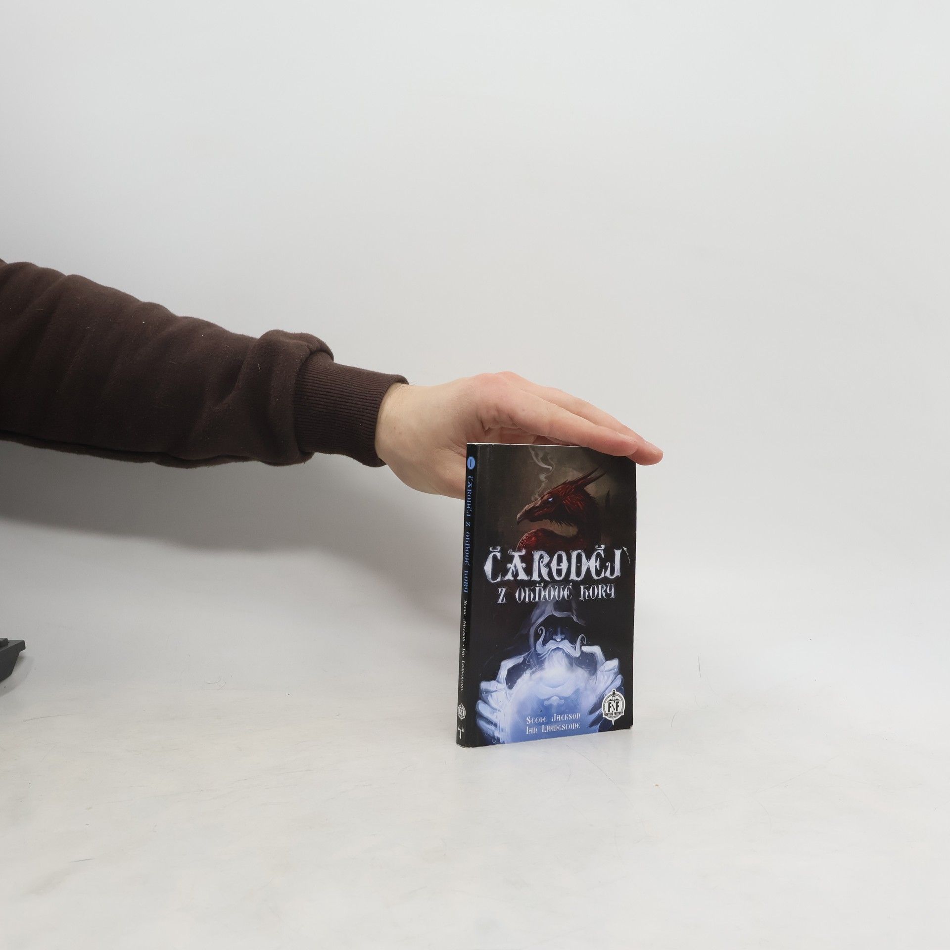 Steve Jackson Čaroděj z Ohňové hory