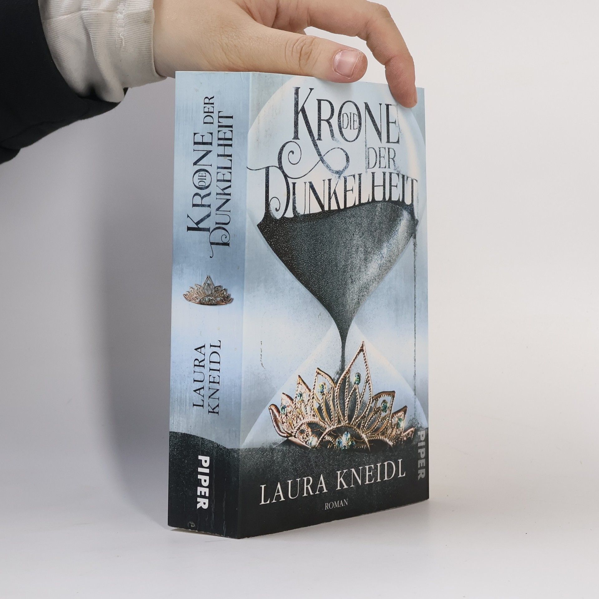 Laura Kneidl Die Krone der Dunkelheit