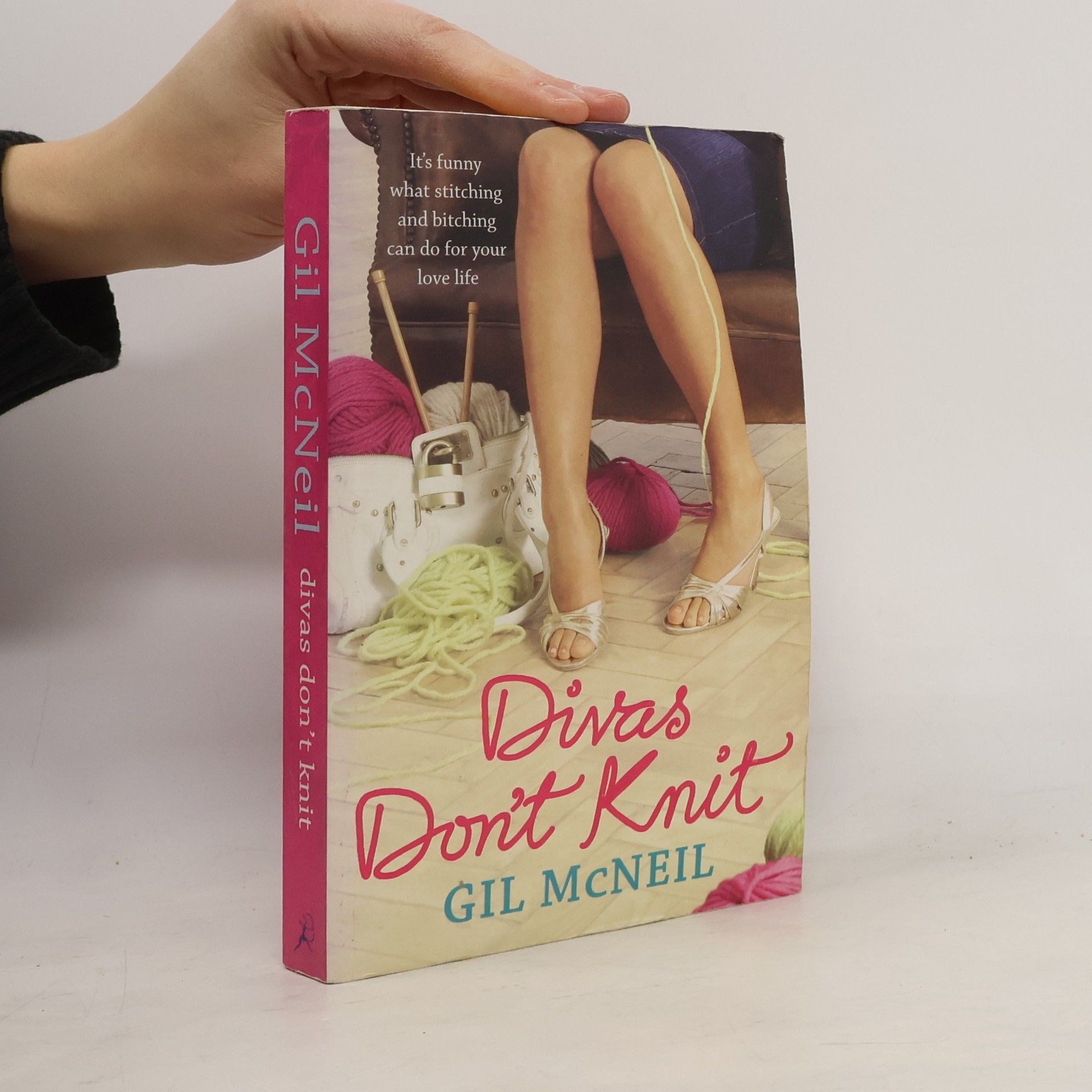 Gil McNeil Divas Don't Knit