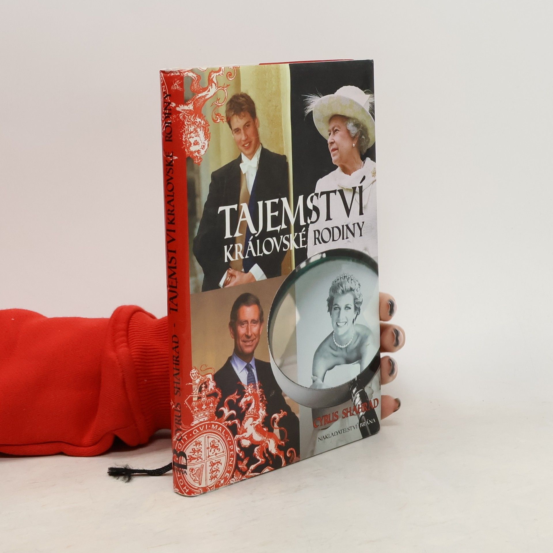 Cyrus Shahrad Tajemství královské rodiny