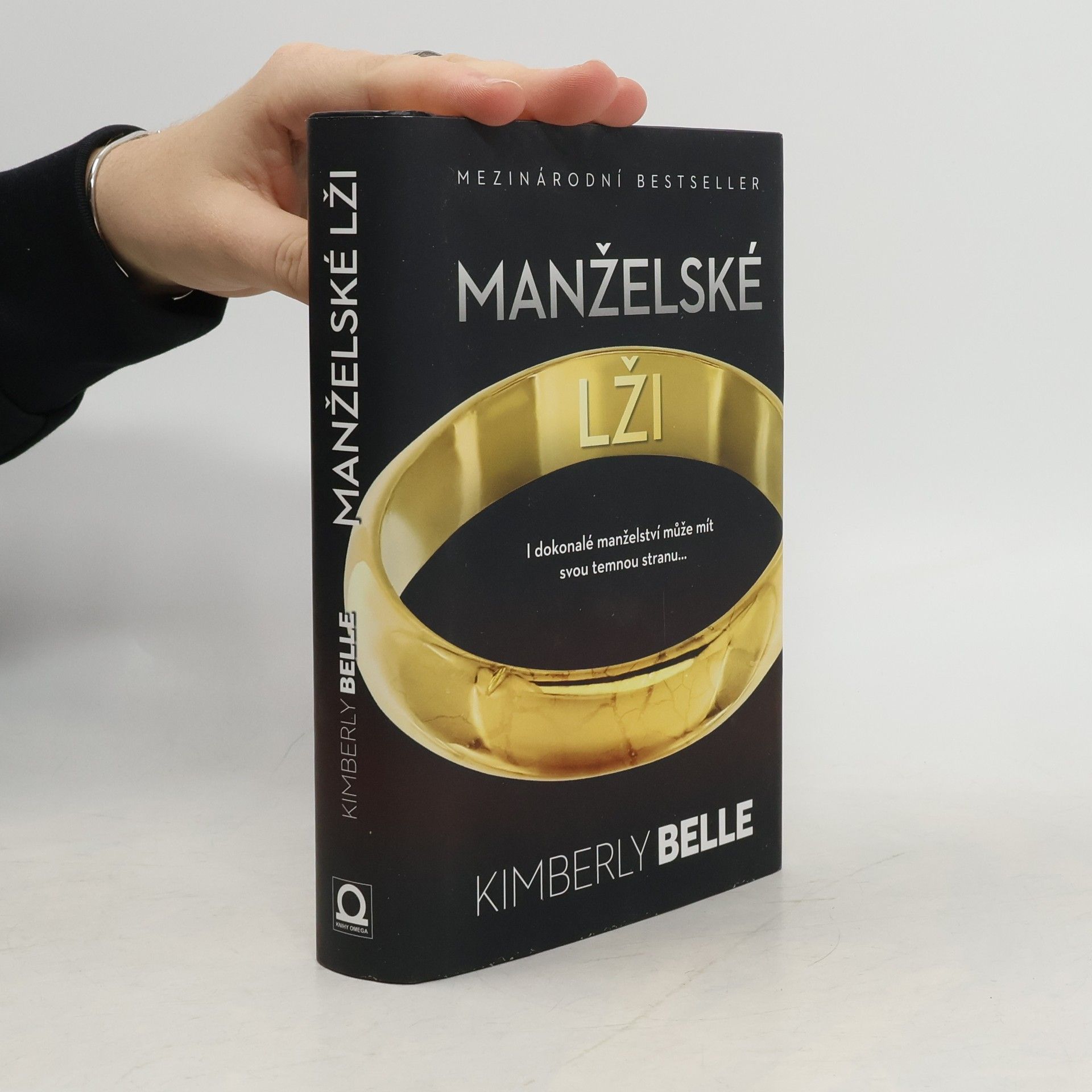 Kimberly Belle Manželské lži