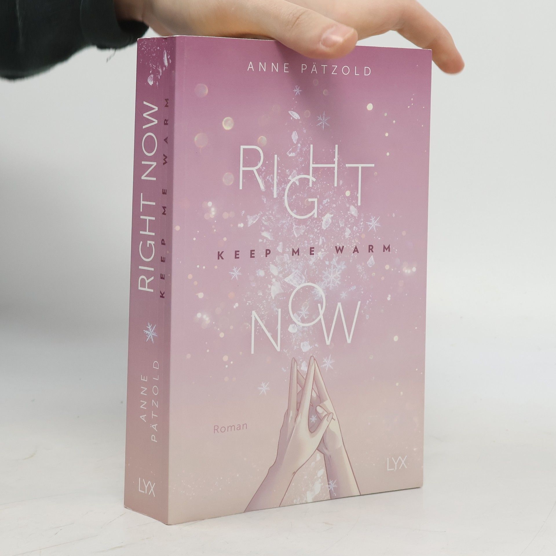 Anne Pätzold Right Now. Keep Me Warm