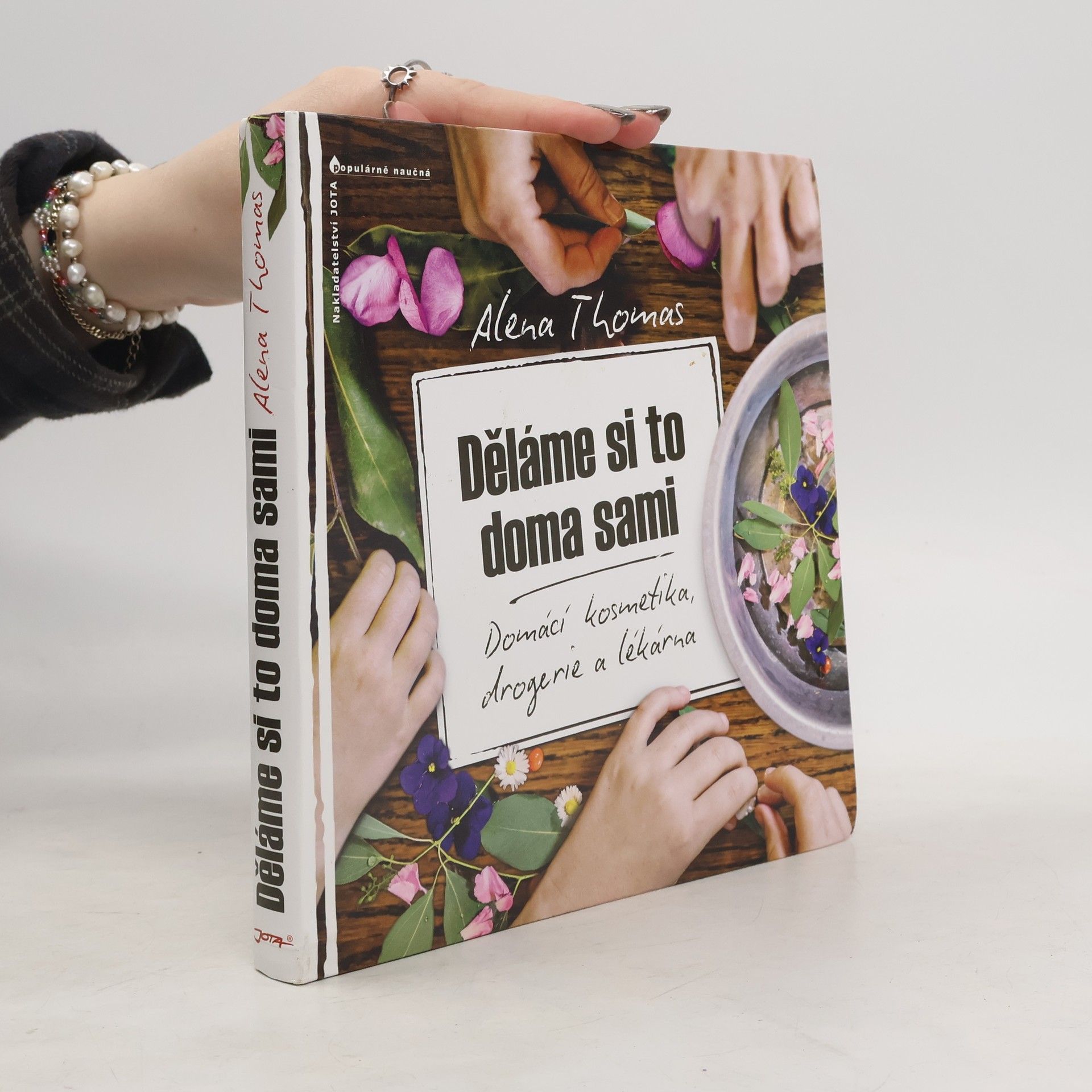 Alena Thomas Děláme si to doma sami