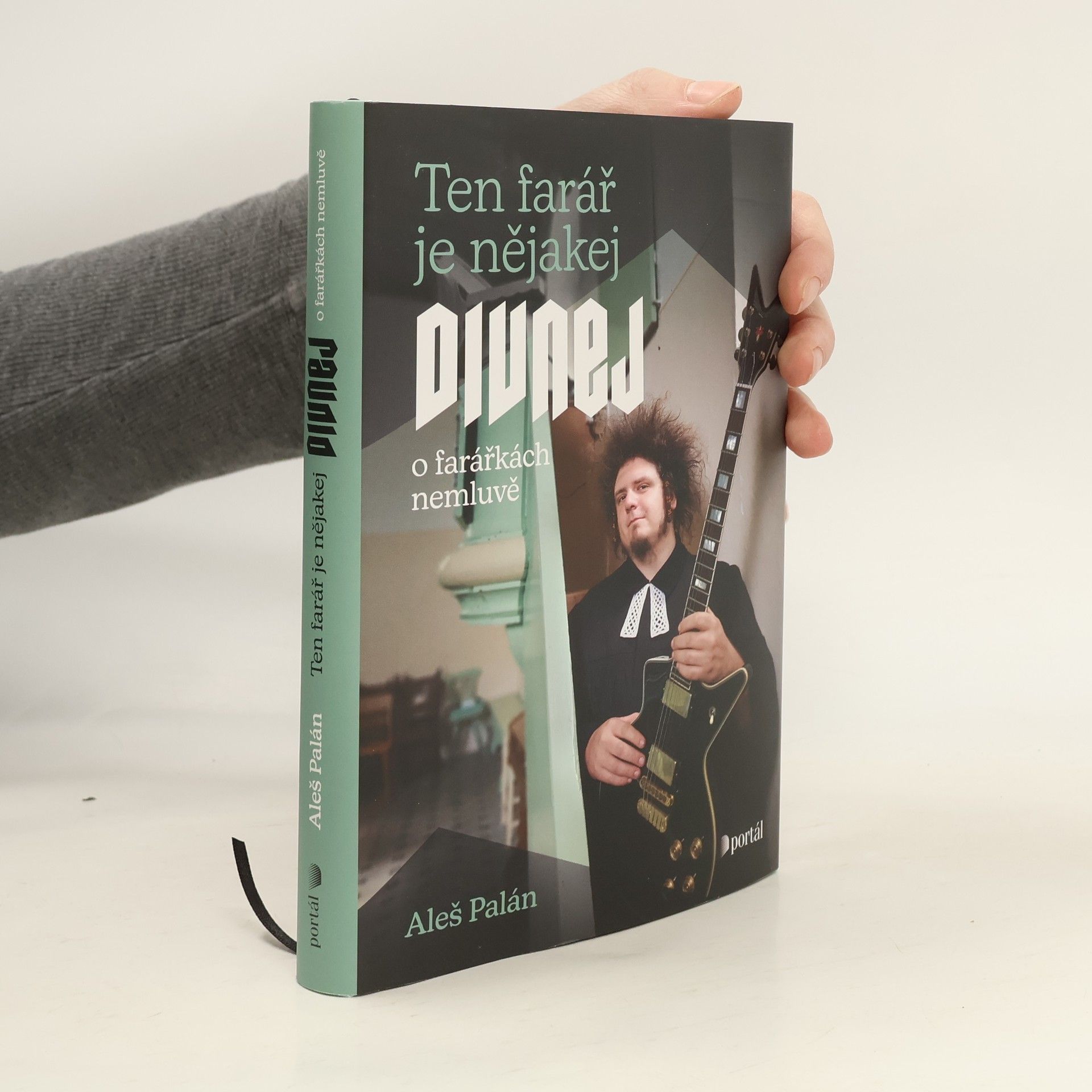 Aleš Palán Ten farář je nějakej divnej, o farářkách nemluvě