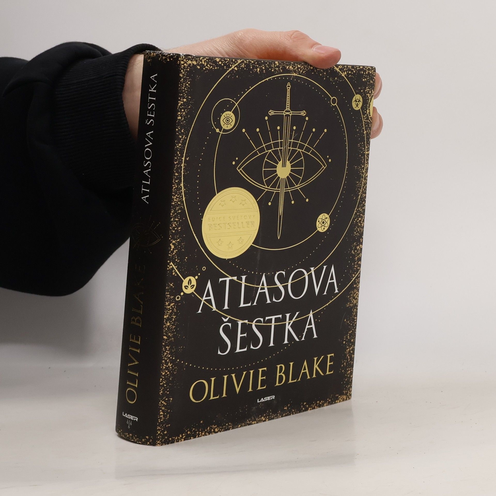 Olivie Blake Atlasova šestka